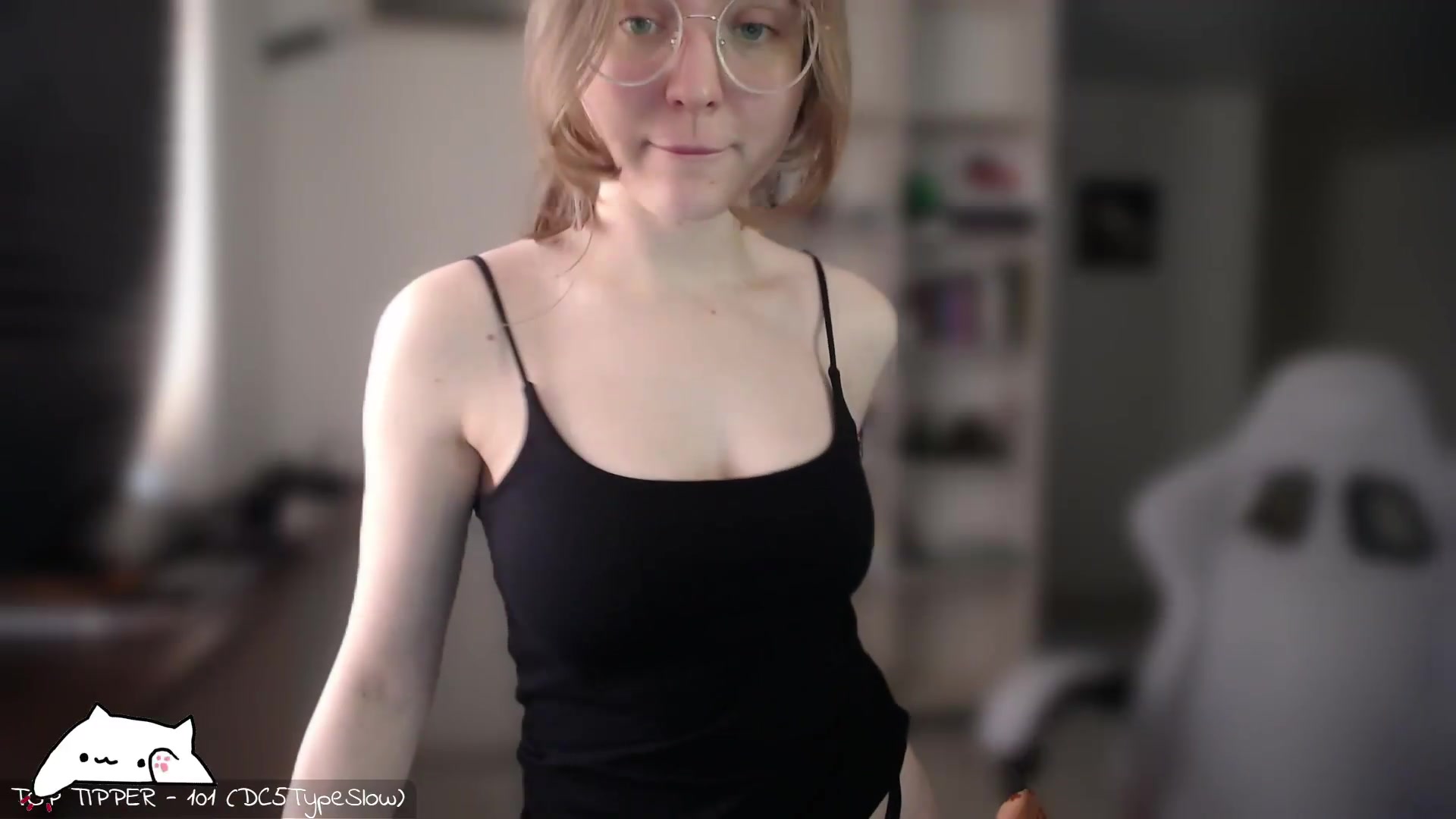 Gallery image thumbnail from Meowlexx's myfreecams stream on, 06/21/2026, 07:28 image 12 of 20
