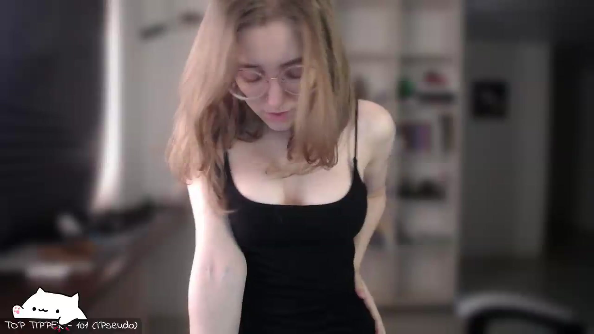 Gallery image thumbnail from Meowlexx's myfreecams stream on, 07/18/2026, 07:49 image 14 of 20