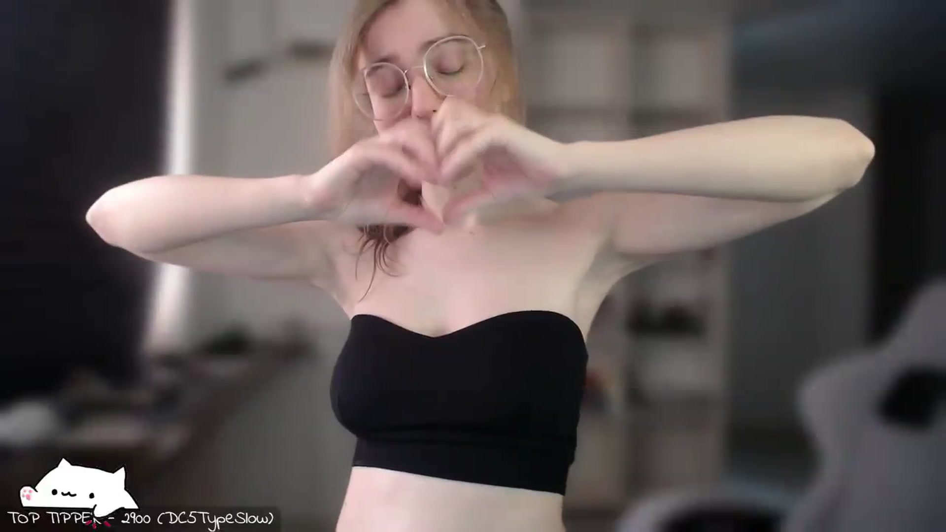 Gallery image thumbnail from Meowlexx's myfreecams stream on, 07/19/2026, 08:15 image 14 of 20