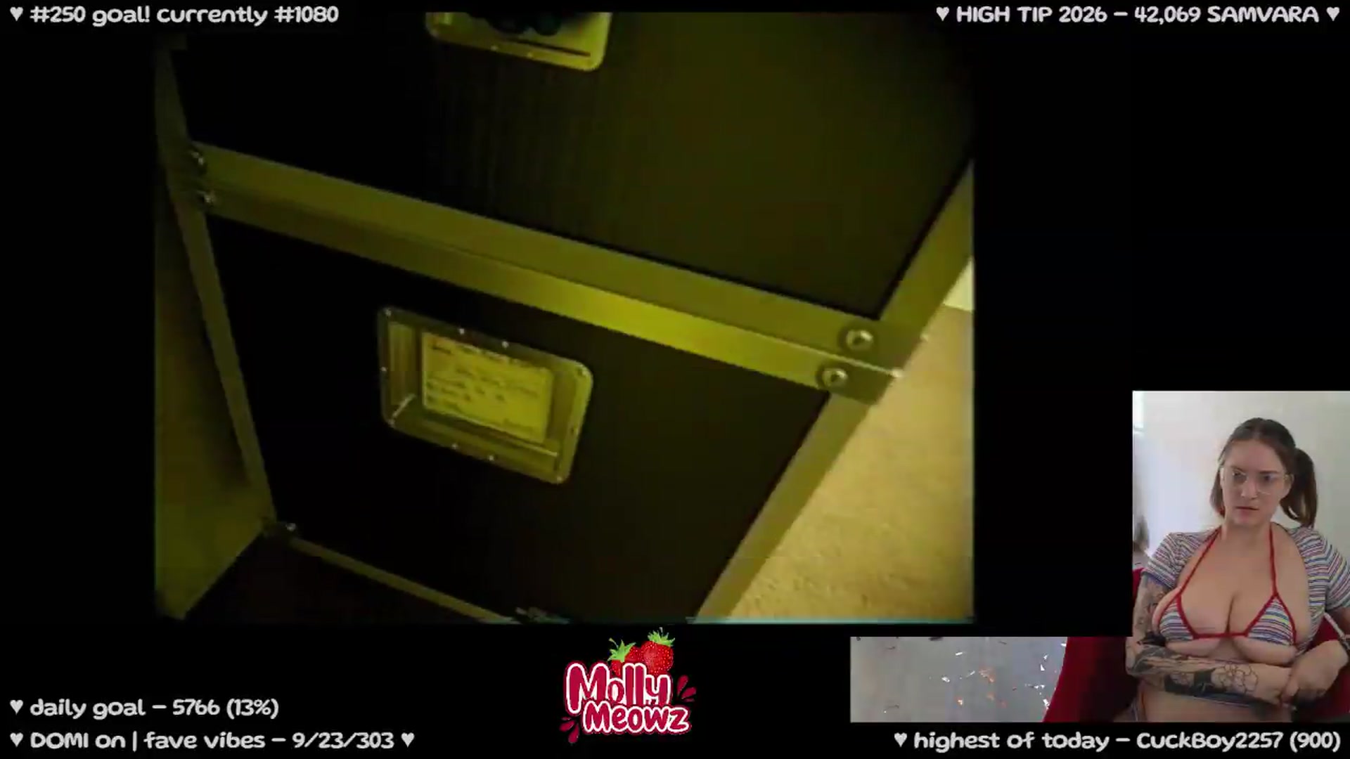 Gallery image thumbnail from Meowz's myfreecams stream on, 08/04/2026, 01:40 image 5 of 20