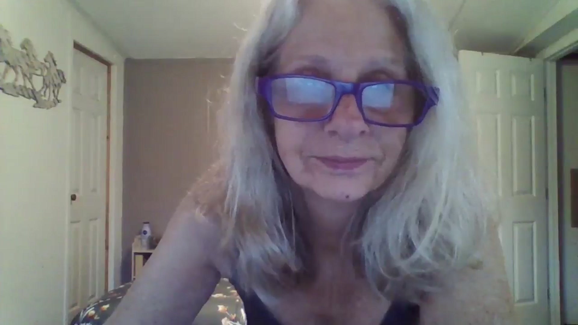 Gallery image thumbnail from MercedesBenz's myfreecams stream on, 03/05/2025, 14:21 image 8 of 20