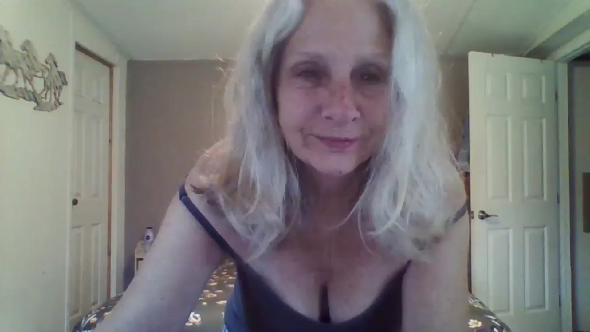 Gallery image thumbnail from MercedesBenz's myfreecams stream on, 03/05/2025, 14:21 image 13 of 20