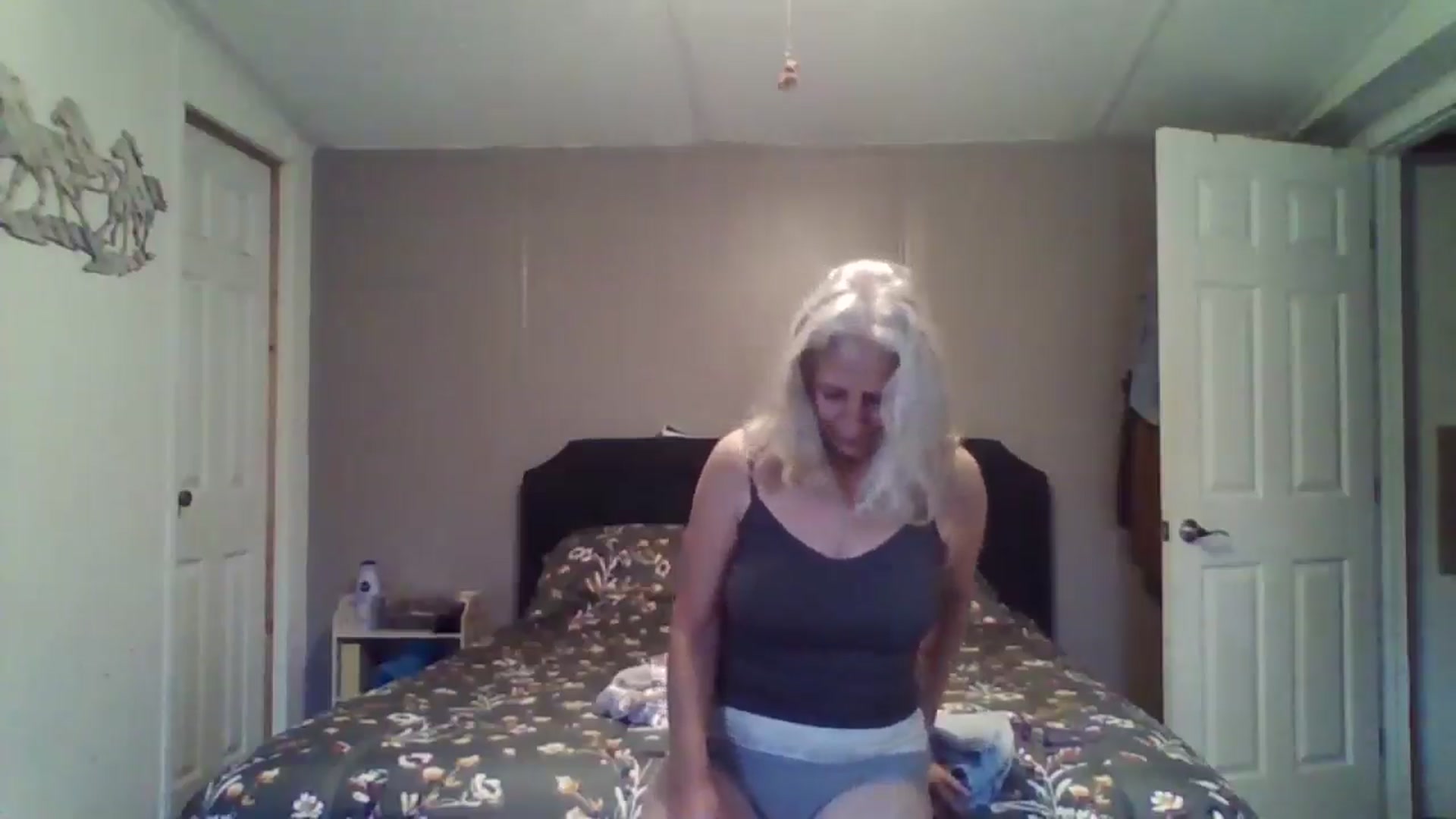 Gallery image thumbnail from MercedesBenz's myfreecams stream on, 03/05/2025, 14:21 image 6 of 20