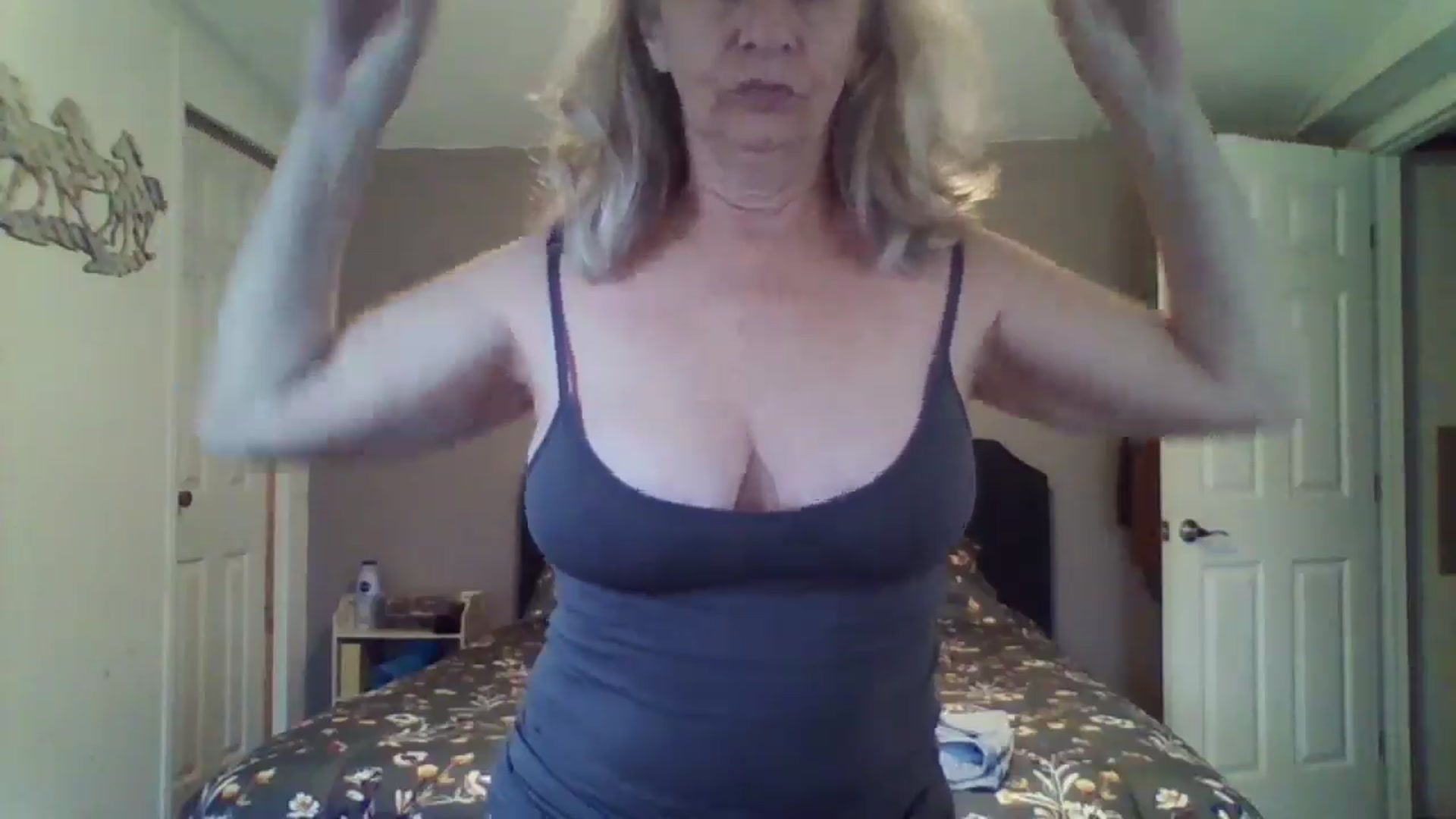 Gallery image thumbnail from MercedesBenz's myfreecams stream on, 03/05/2025, 14:21 image 19 of 20