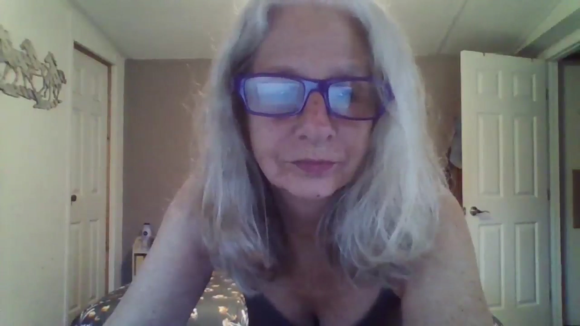Gallery image thumbnail from MercedesBenz's myfreecams stream on, 03/05/2025, 14:21 image 10 of 20