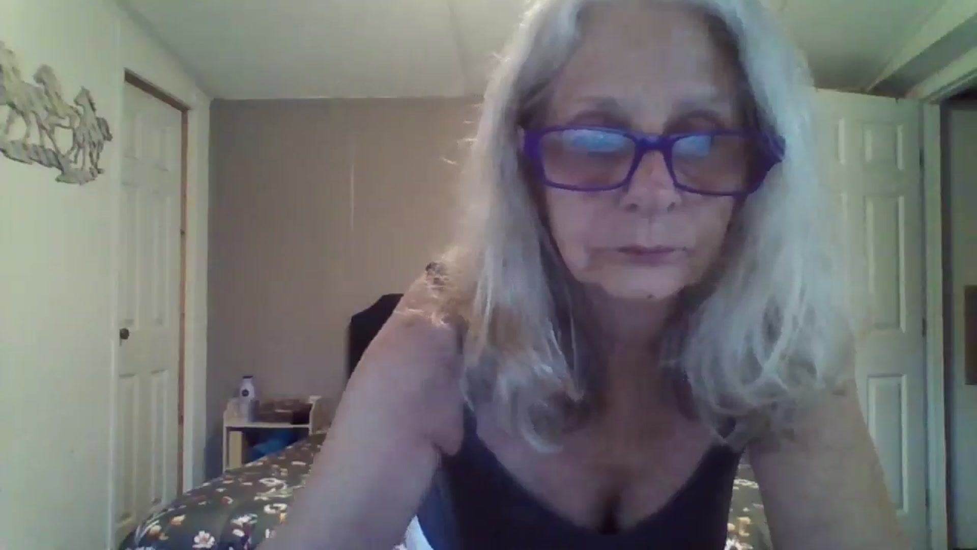 Gallery image thumbnail from MercedesBenz's myfreecams stream on, 03/05/2025, 14:21 image 7 of 20
