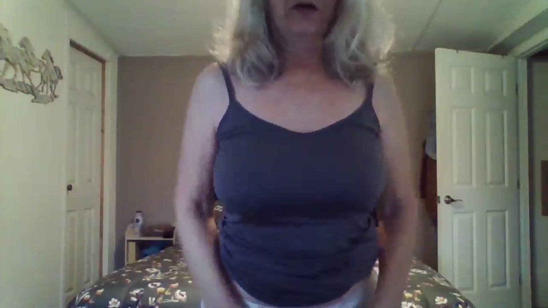 Gallery image thumbnail from MercedesBenz's myfreecams stream on, 03/05/2025, 14:21 image 9 of 20