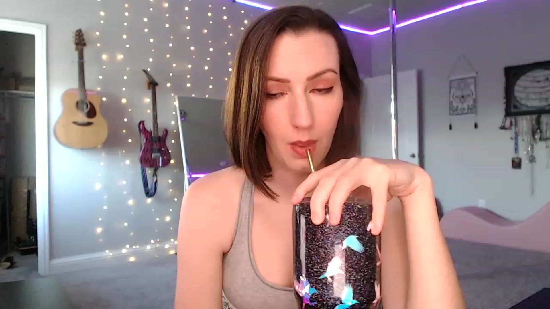 Gallery image thumbnail from MeredithBae's myfreecams stream on, 11/17/2022, 02:25 image 12 of 20