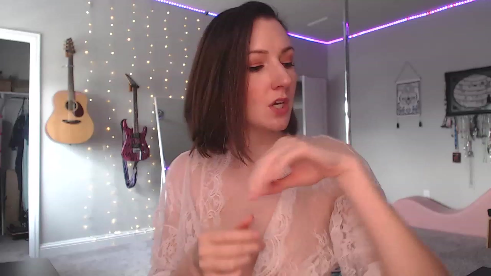 Gallery image thumbnail from MeredithBae's myfreecams stream on, 12/07/2022, 21:47 image 11 of 20