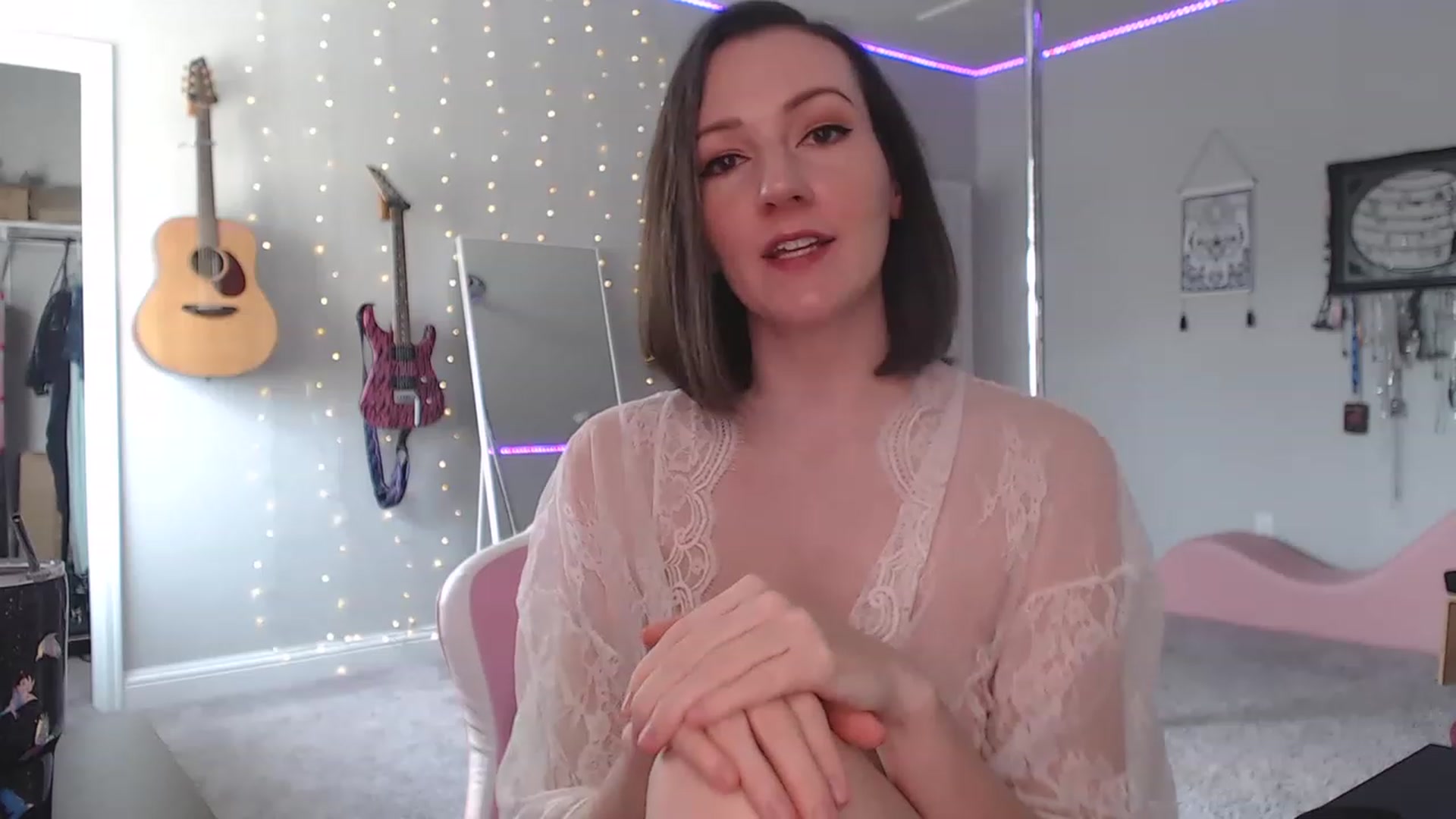 Gallery image thumbnail from MeredithBae's myfreecams stream on, 12/07/2022, 21:47 image 15 of 20