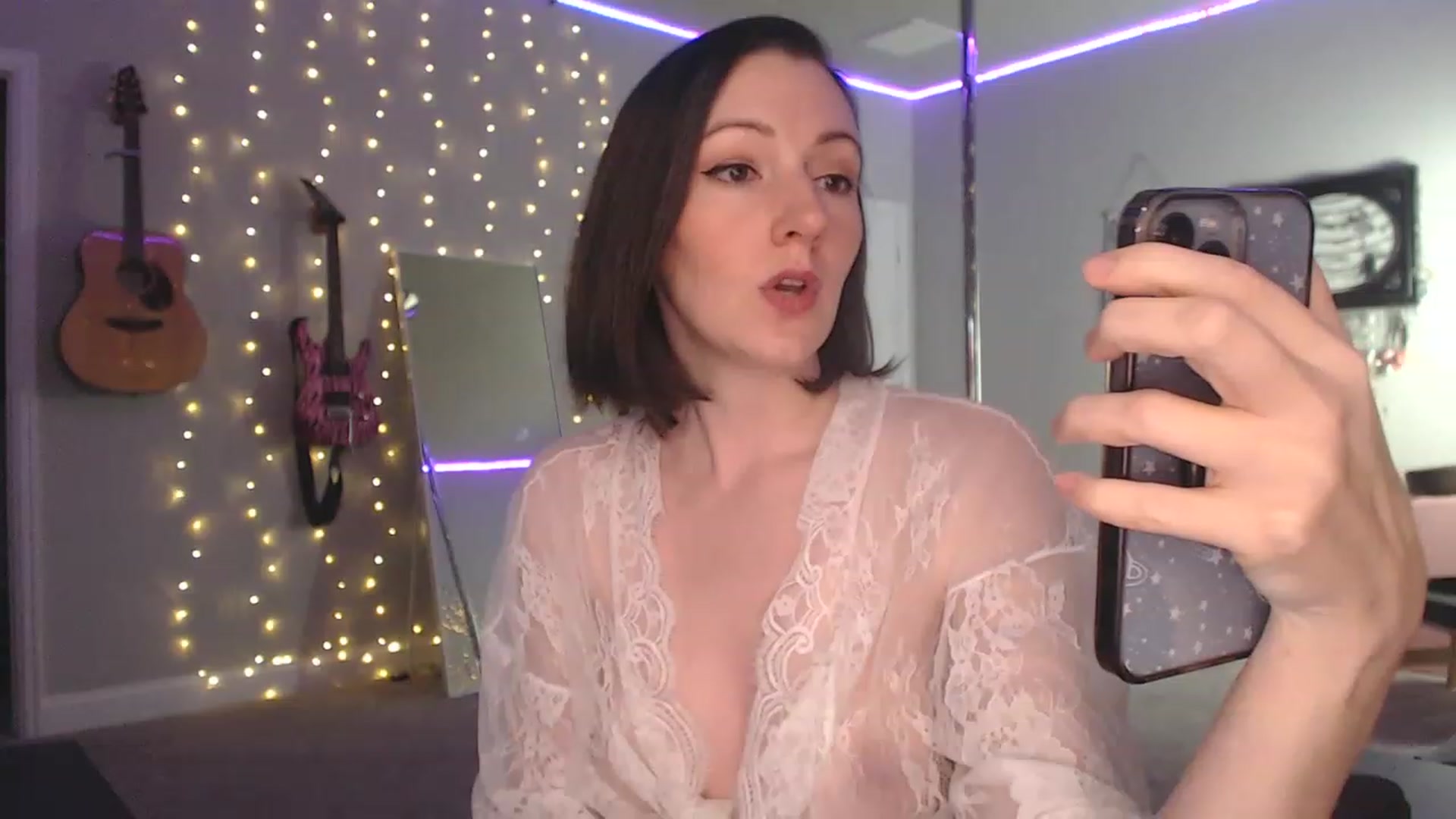 Gallery image thumbnail from MeredithBae's myfreecams stream on, 12/08/2022, 05:54 image 10 of 20