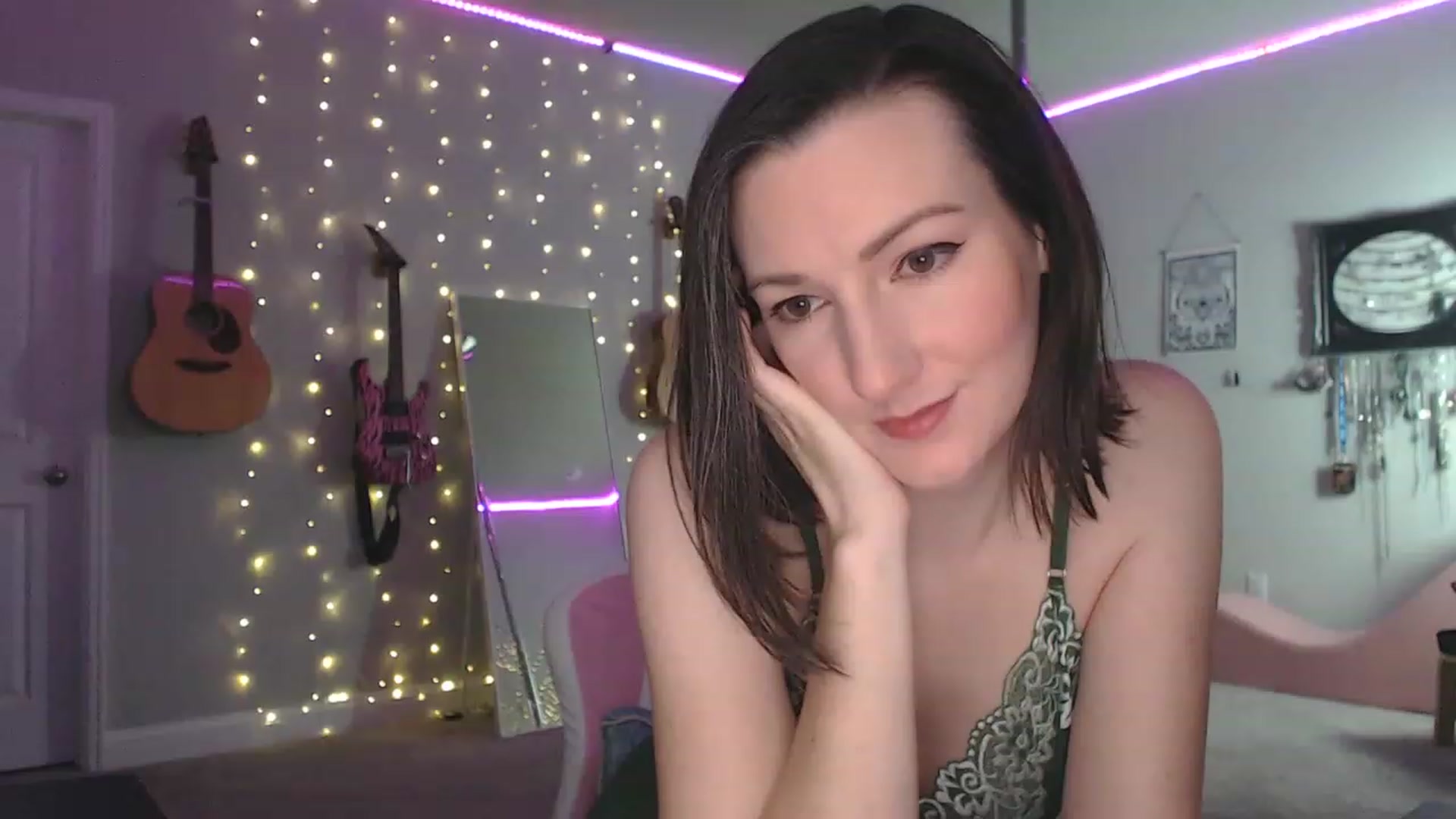 Gallery image thumbnail from MeredithBae's myfreecams stream on, 12/12/2022, 05:45 image 3 of 20