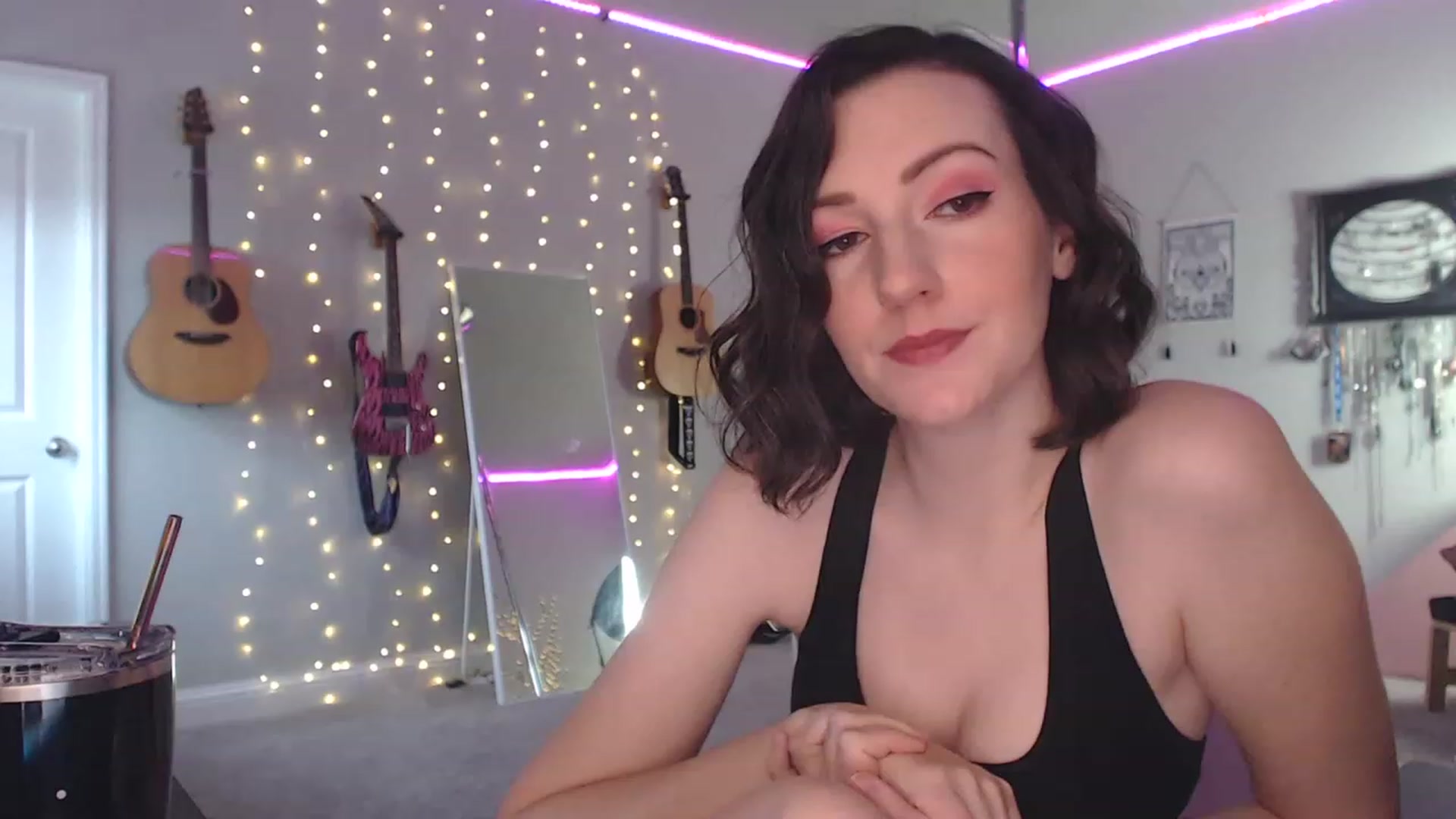 Gallery image thumbnail from MeredithBae's myfreecams stream on, 12/12/2022, 22:00 image 7 of 20