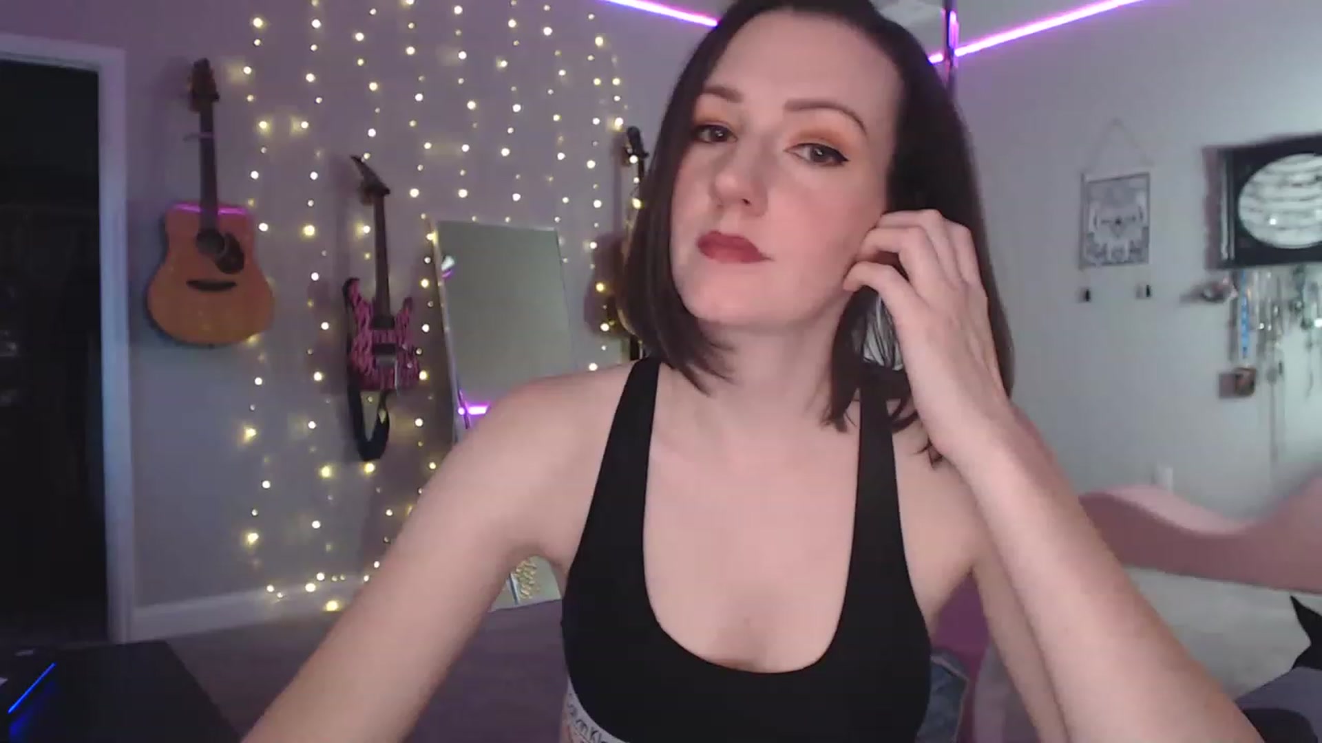 Gallery image thumbnail from MeredithBae's myfreecams stream on, 12/16/2022, 23:28 image 12 of 20