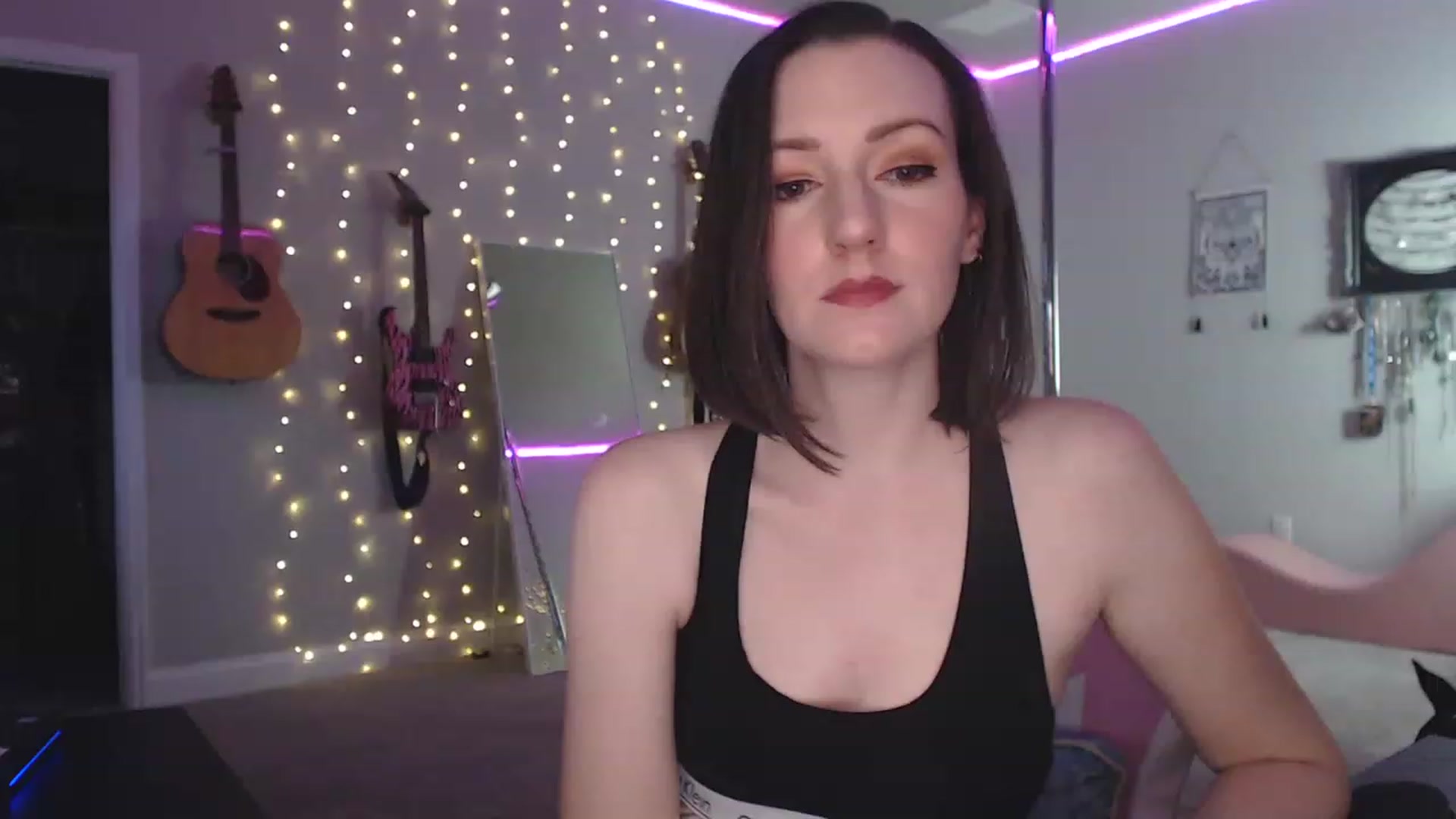 Gallery image thumbnail from MeredithBae's myfreecams stream on, 12/16/2022, 23:28 image 17 of 20