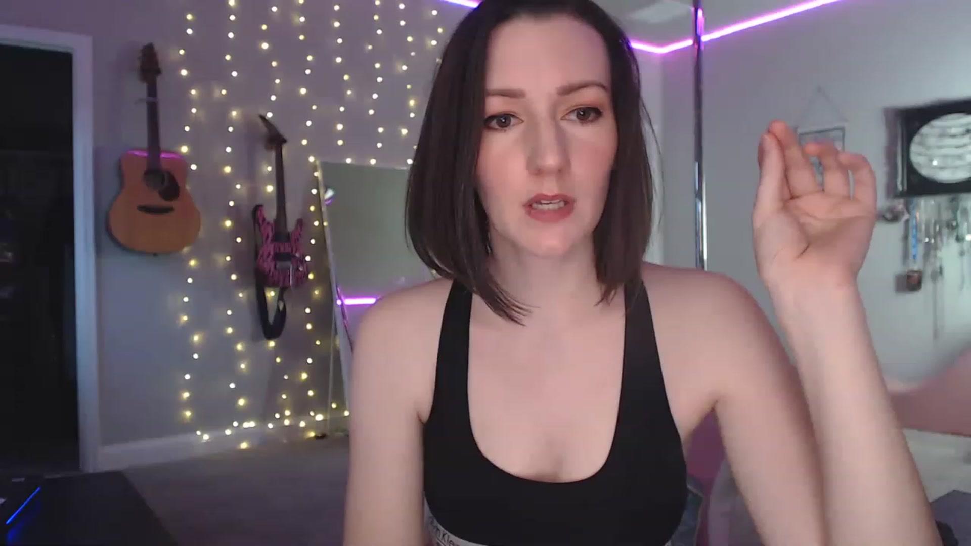Gallery image thumbnail from MeredithBae's myfreecams stream on, 12/16/2022, 23:28 image 10 of 20