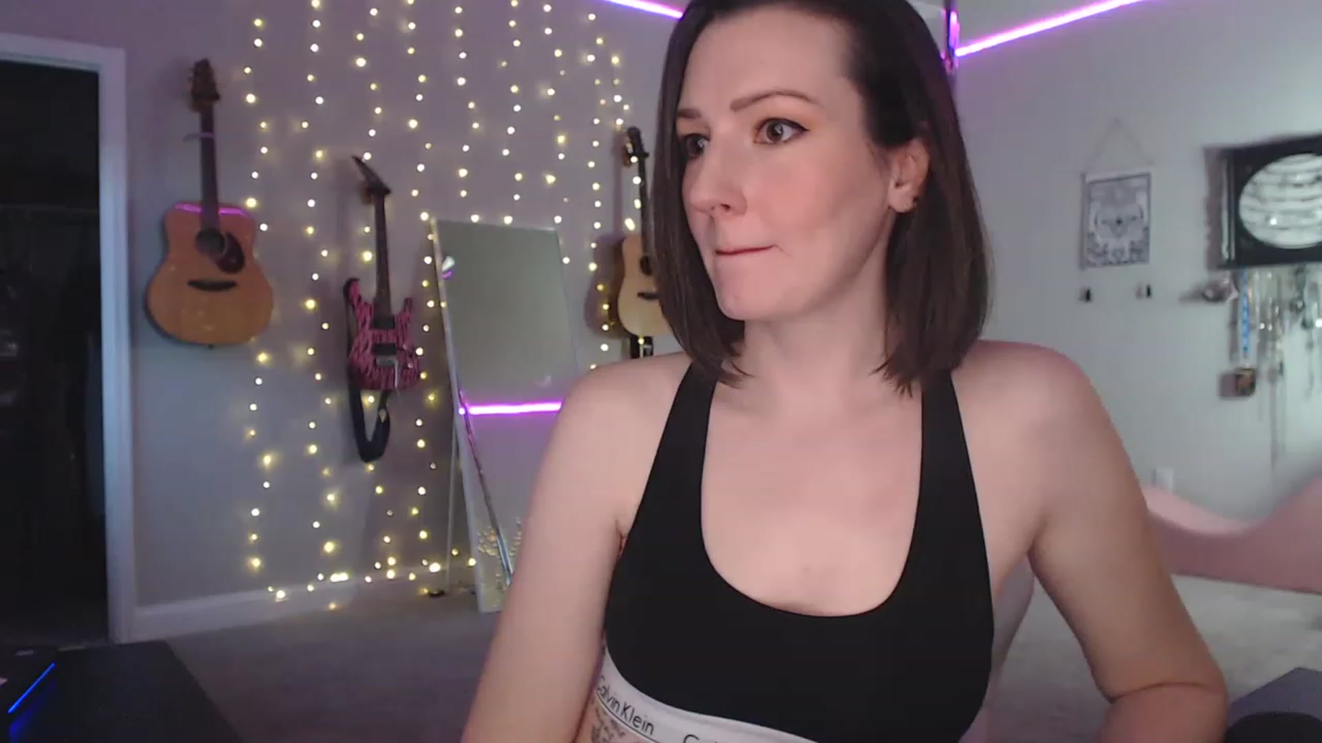 Gallery image thumbnail from MeredithBae's myfreecams stream on, 12/16/2022, 23:28 image 5 of 20