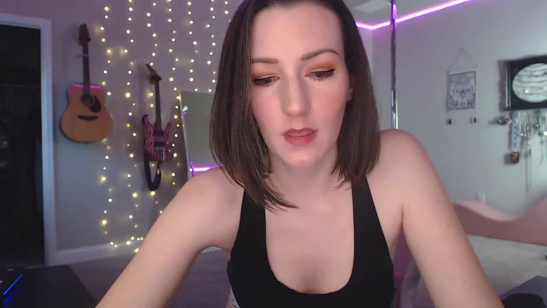 Gallery image thumbnail from MeredithBae's myfreecams stream on, 12/16/2022, 23:28 image 7 of 20