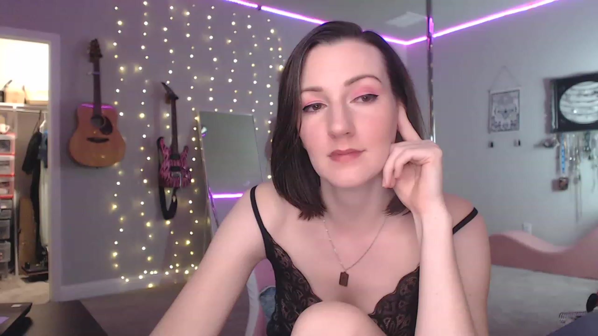 Gallery image thumbnail from MeredithBae's myfreecams stream on, 12/20/2022, 06:15 image 17 of 20
