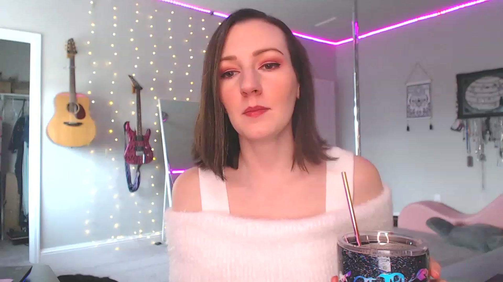 Gallery image thumbnail from MeredithBae's myfreecams stream on, 12/21/2022, 22:50 image 8 of 20