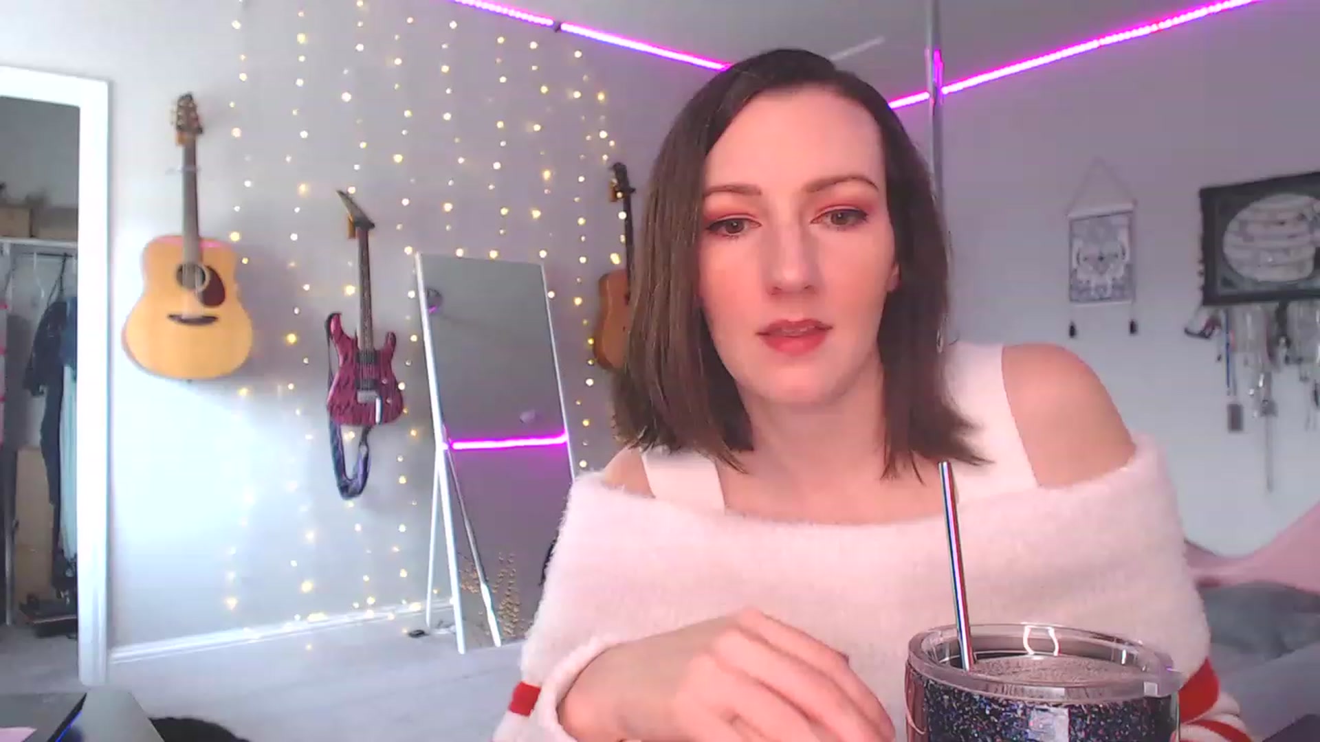 Gallery image thumbnail from MeredithBae's myfreecams stream on, 12/21/2022, 22:50 image 4 of 20