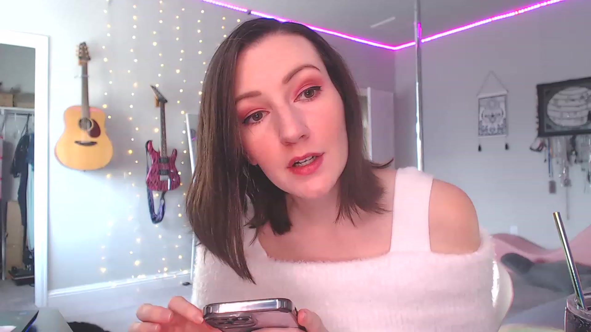 Gallery image thumbnail from MeredithBae's myfreecams stream on, 12/21/2022, 22:50 image 5 of 20