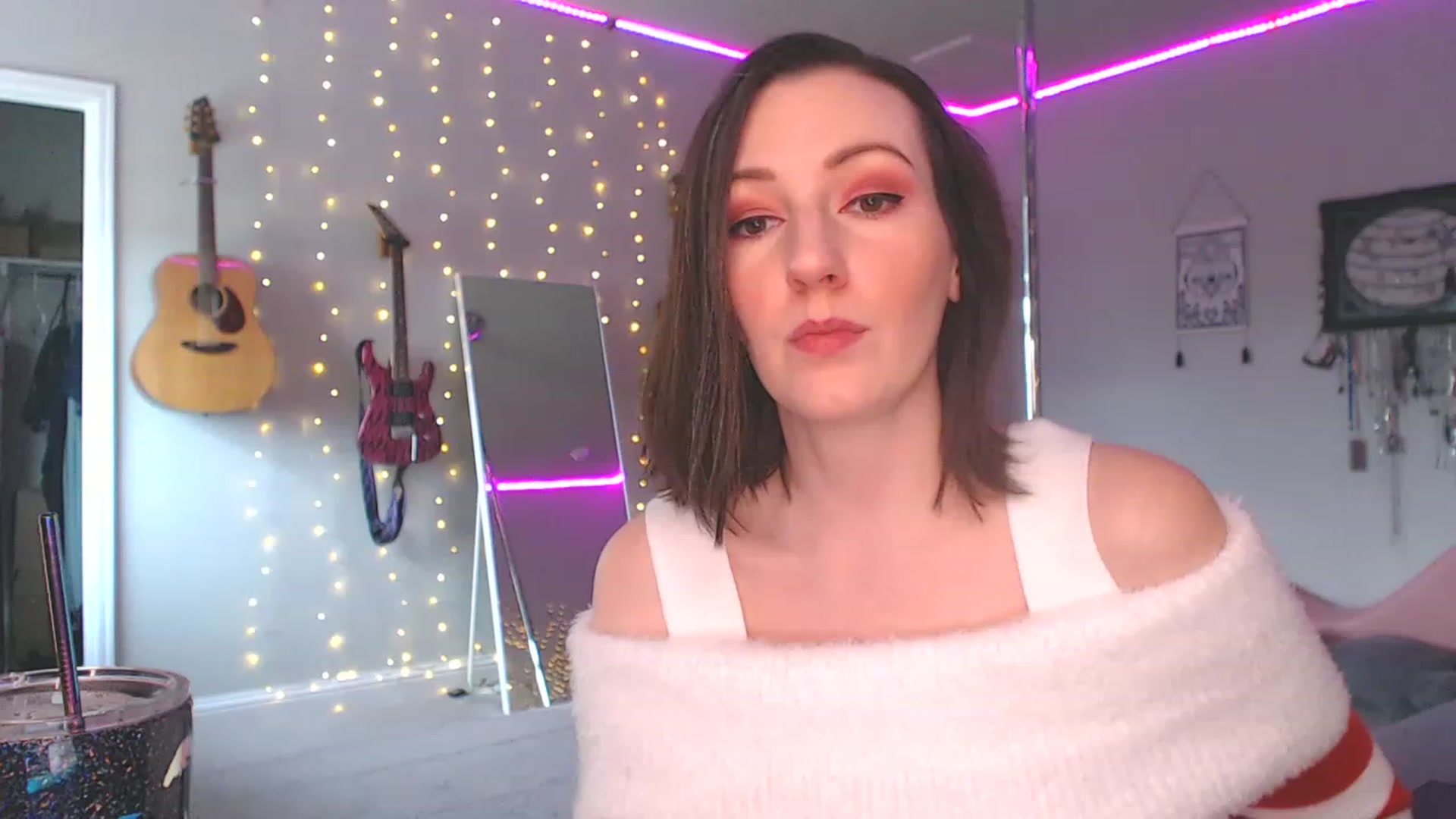 Gallery image thumbnail from MeredithBae's myfreecams stream on, 12/21/2022, 22:50 image 20 of 20
