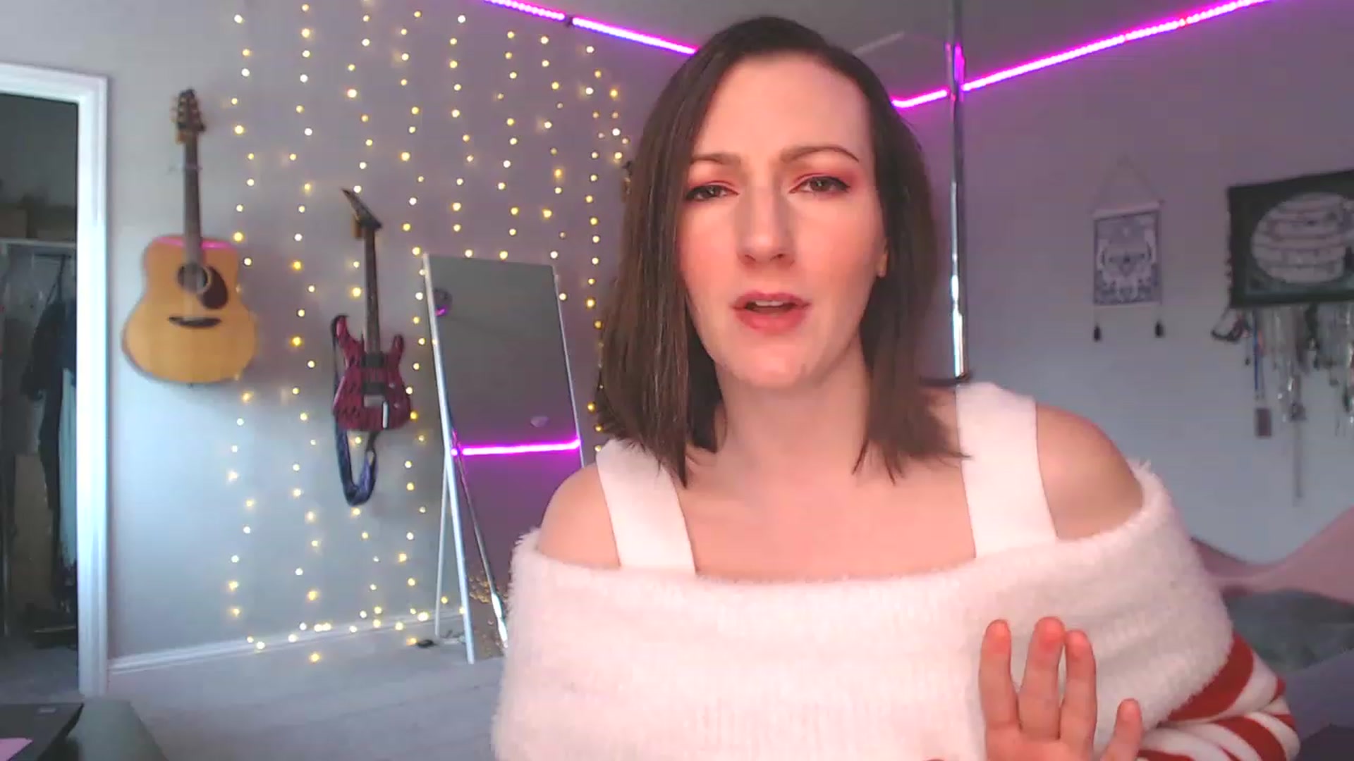 Gallery image thumbnail from MeredithBae's myfreecams stream on, 12/21/2022, 22:50 image 18 of 20