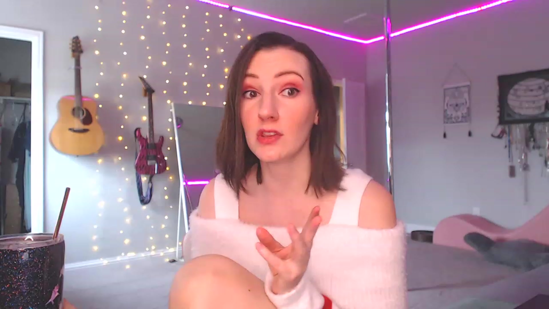 Gallery image thumbnail from MeredithBae's myfreecams stream on, 12/21/2022, 22:50 image 15 of 20