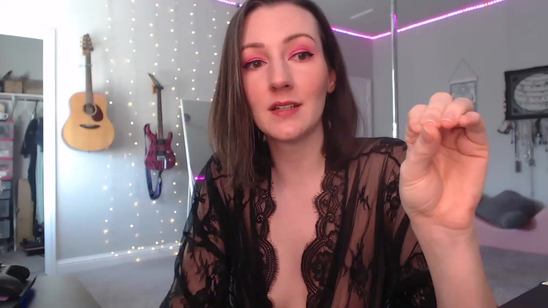 Gallery image thumbnail from MeredithBae's myfreecams stream on, 12/26/2022, 21:41 image 19 of 20