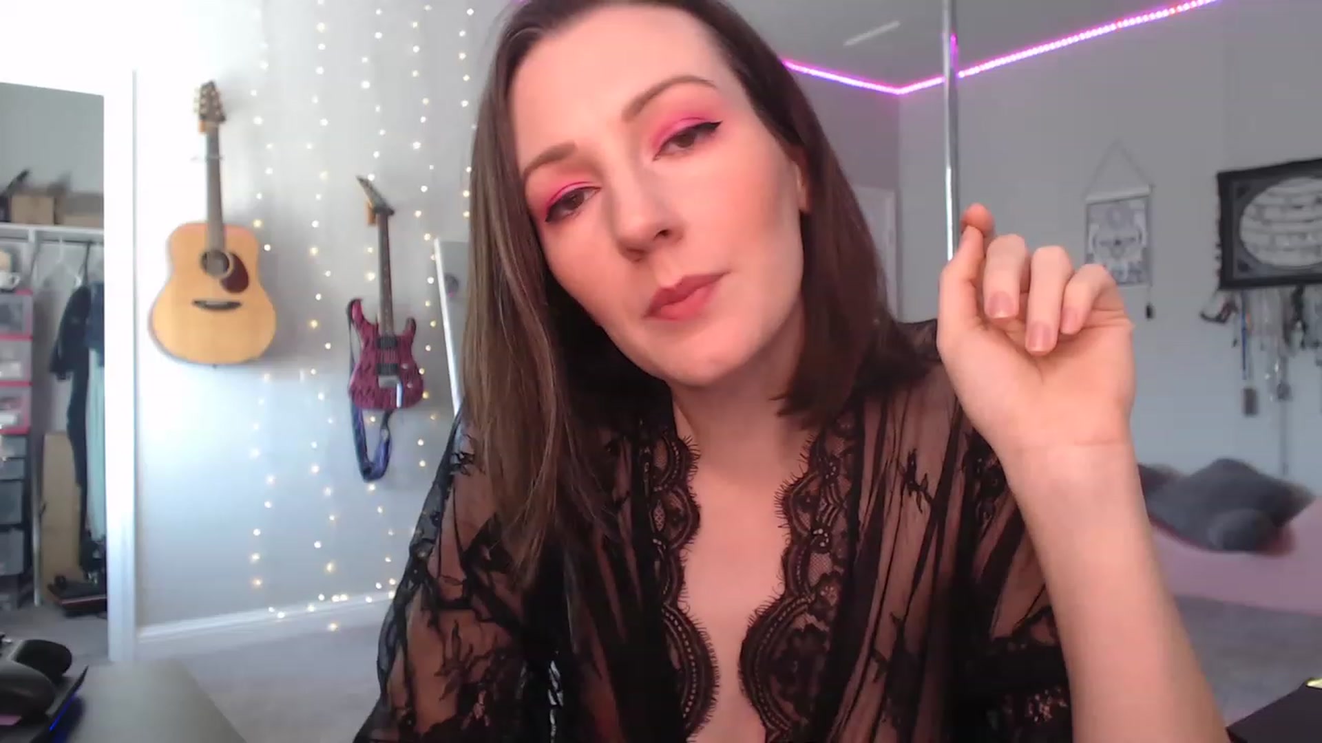 Gallery image thumbnail from MeredithBae's myfreecams stream on, 12/26/2022, 21:41 image 17 of 20
