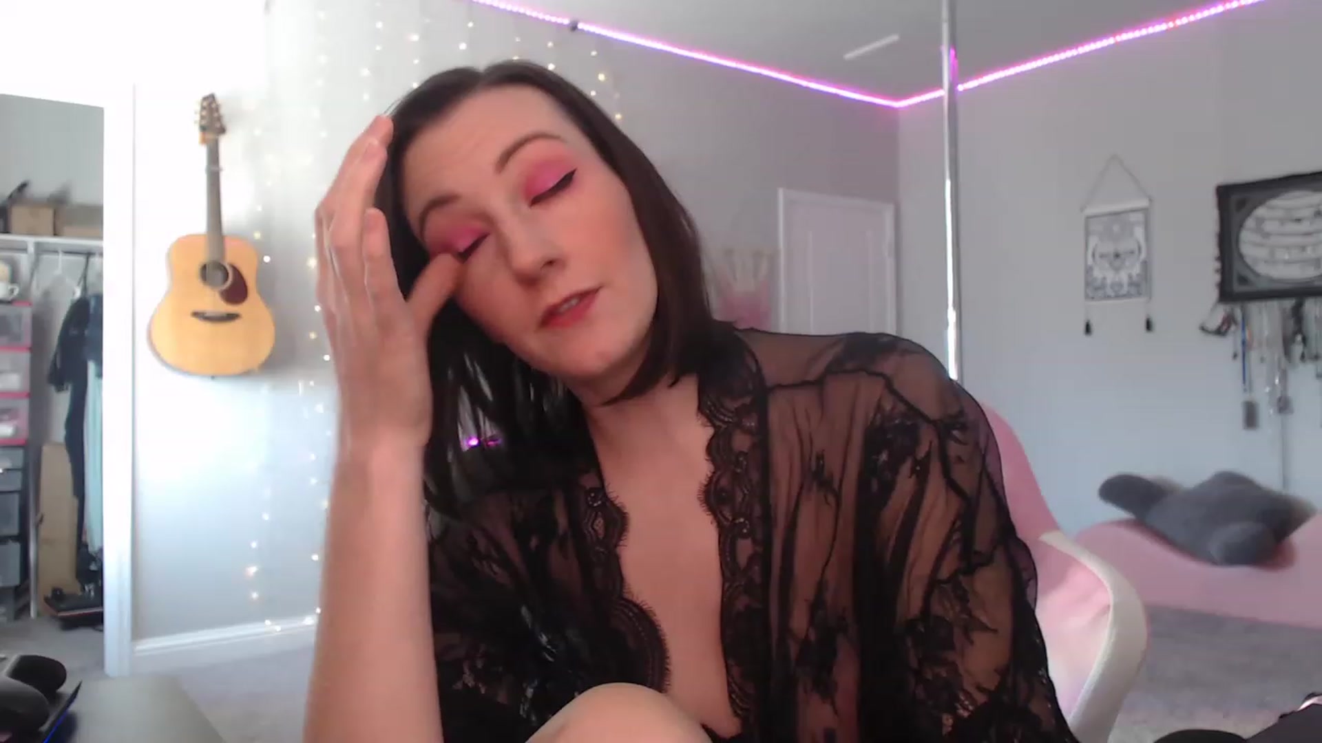 Gallery image thumbnail from MeredithBae's myfreecams stream on, 12/26/2022, 21:41 image 5 of 20