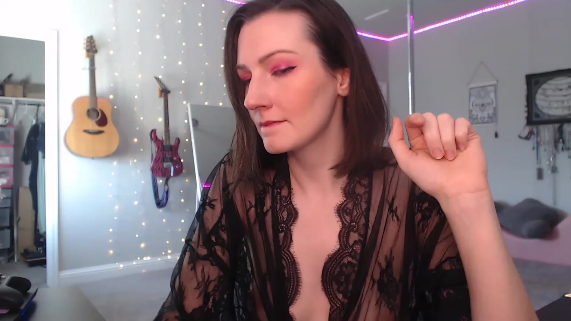 Gallery image thumbnail from MeredithBae's myfreecams stream on, 12/26/2022, 21:41 image 18 of 20
