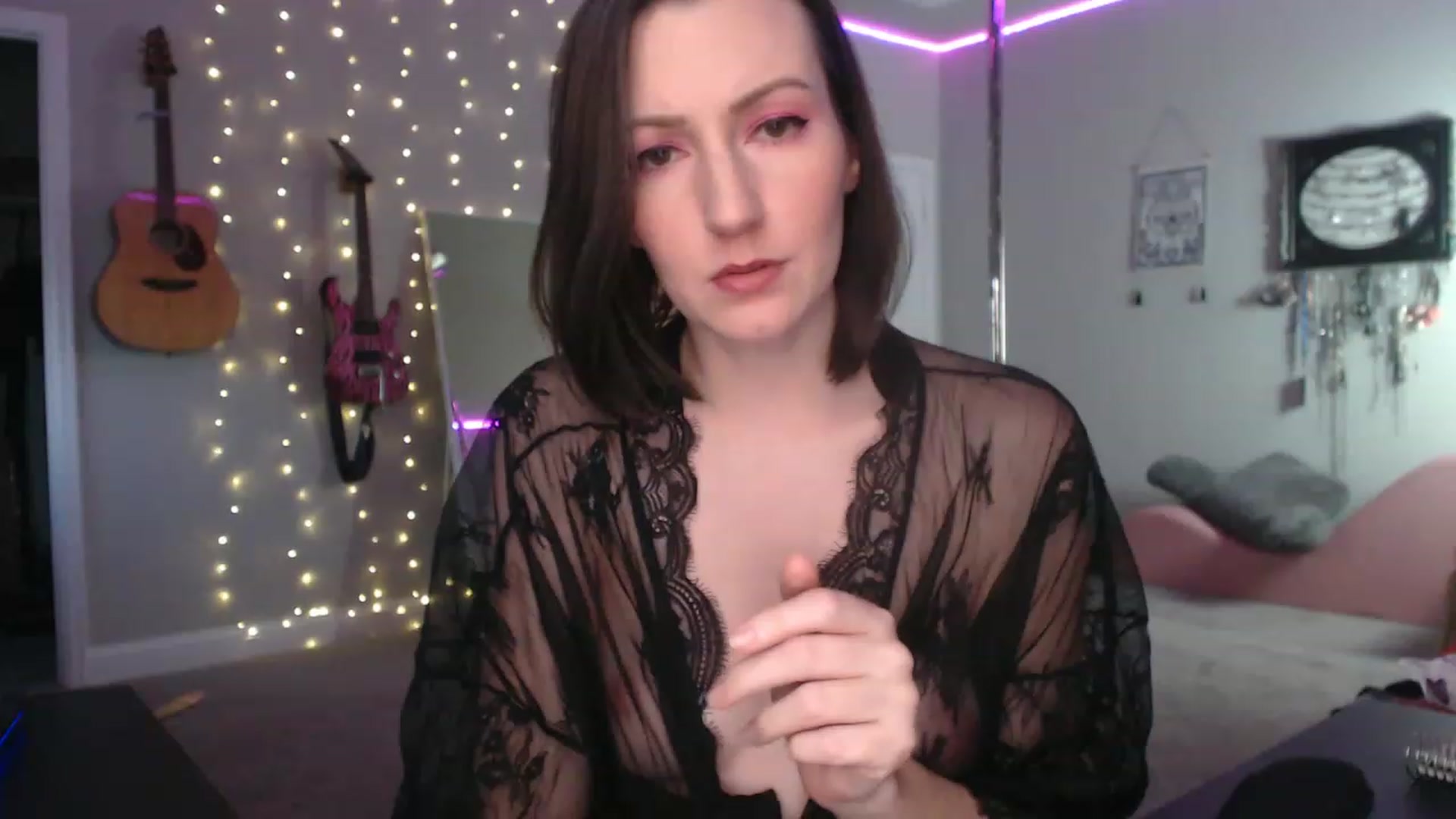 Gallery image thumbnail from MeredithBae's myfreecams stream on, 12/26/2022, 23:40 image 16 of 20