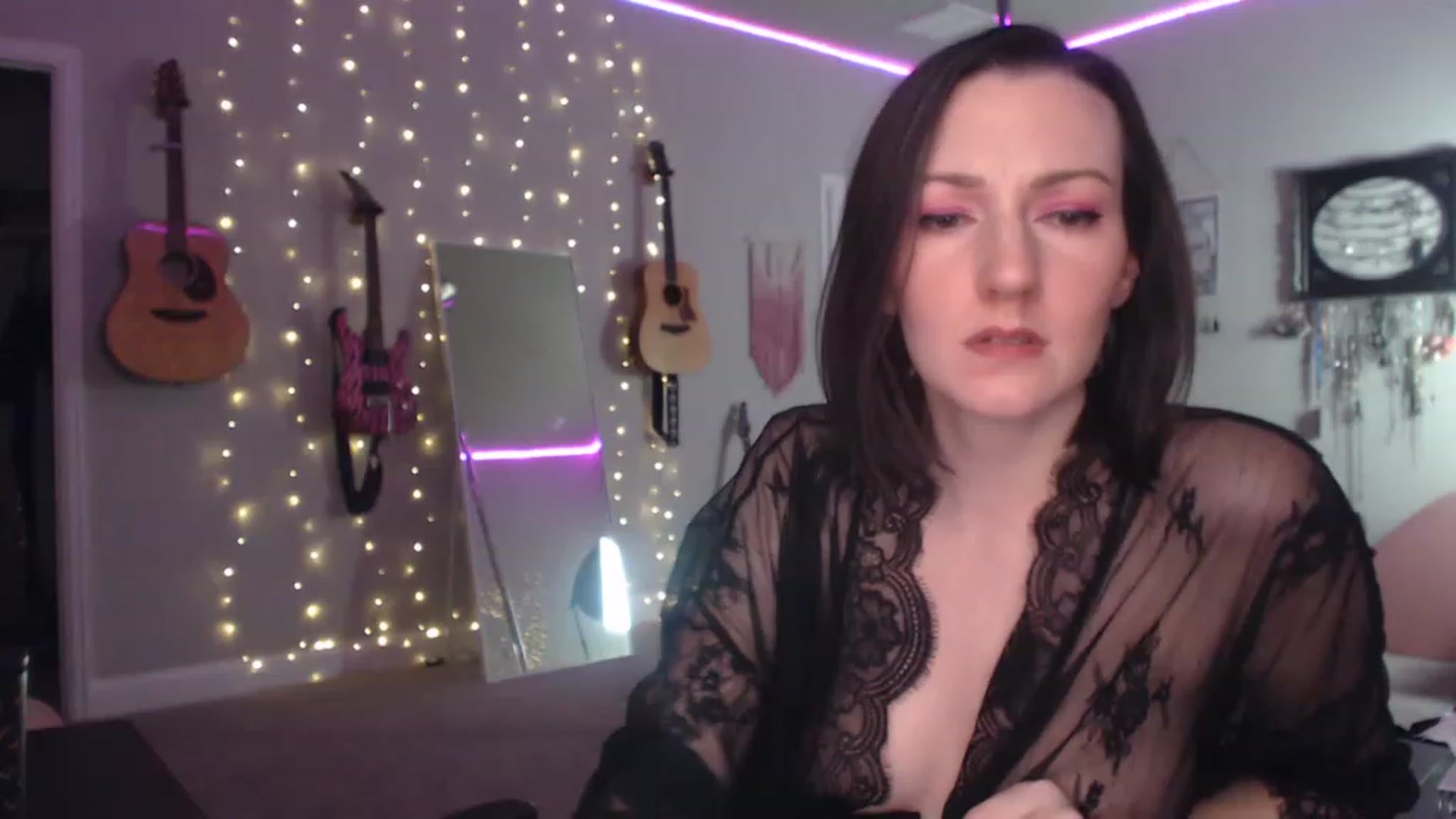 Gallery image thumbnail from MeredithBae's myfreecams stream on, 12/27/2022, 06:25 image 7 of 20