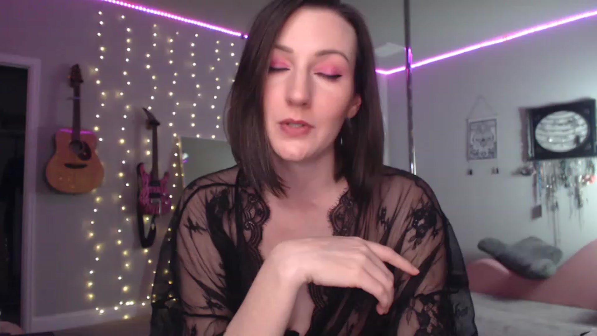 Gallery image thumbnail from MeredithBae's myfreecams stream on, 12/27/2022, 06:25 image 4 of 20