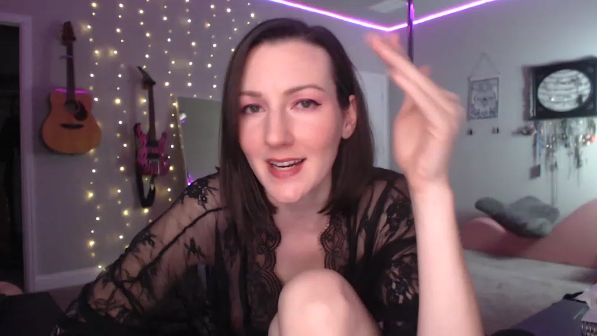 Gallery image thumbnail from MeredithBae's myfreecams stream on, 12/27/2022, 06:25 image 14 of 20