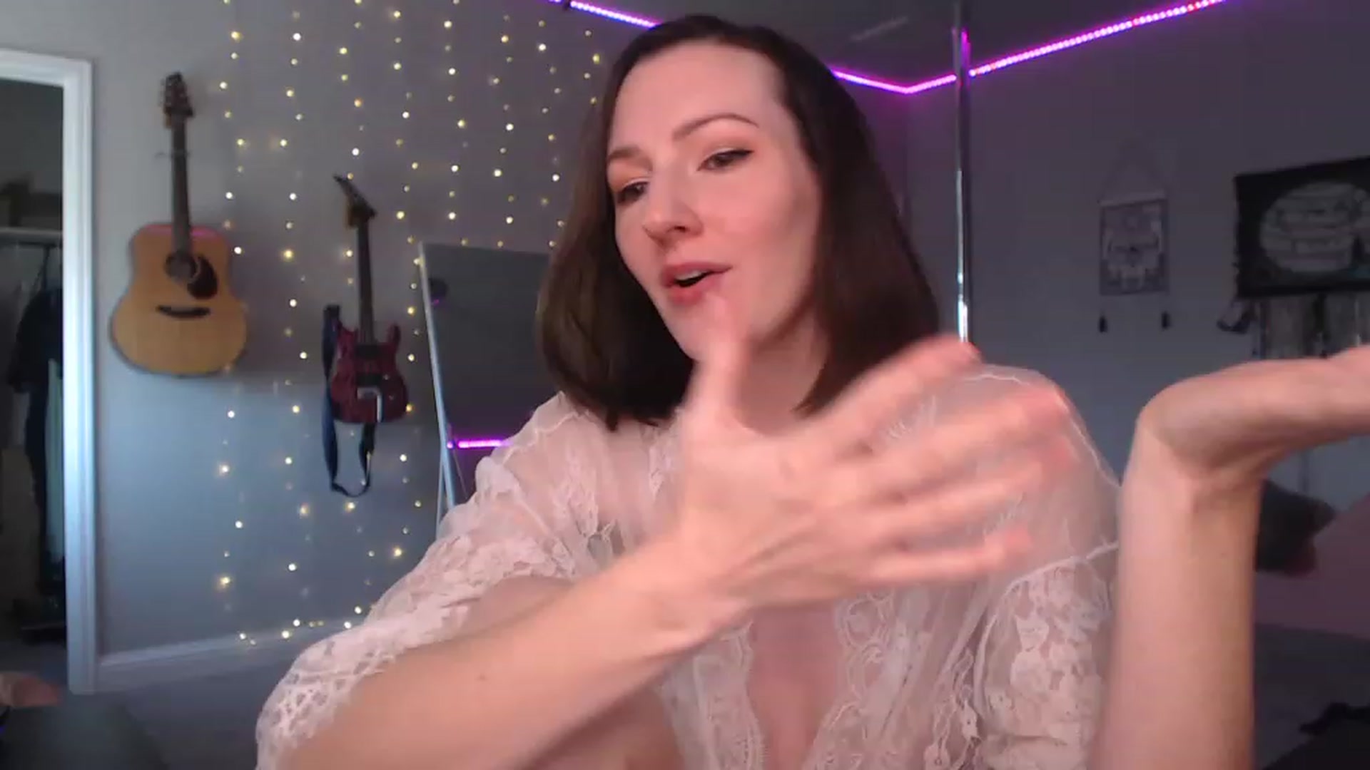 Gallery image thumbnail from MeredithBae's myfreecams stream on, 12/27/2022, 23:03 image 9 of 20