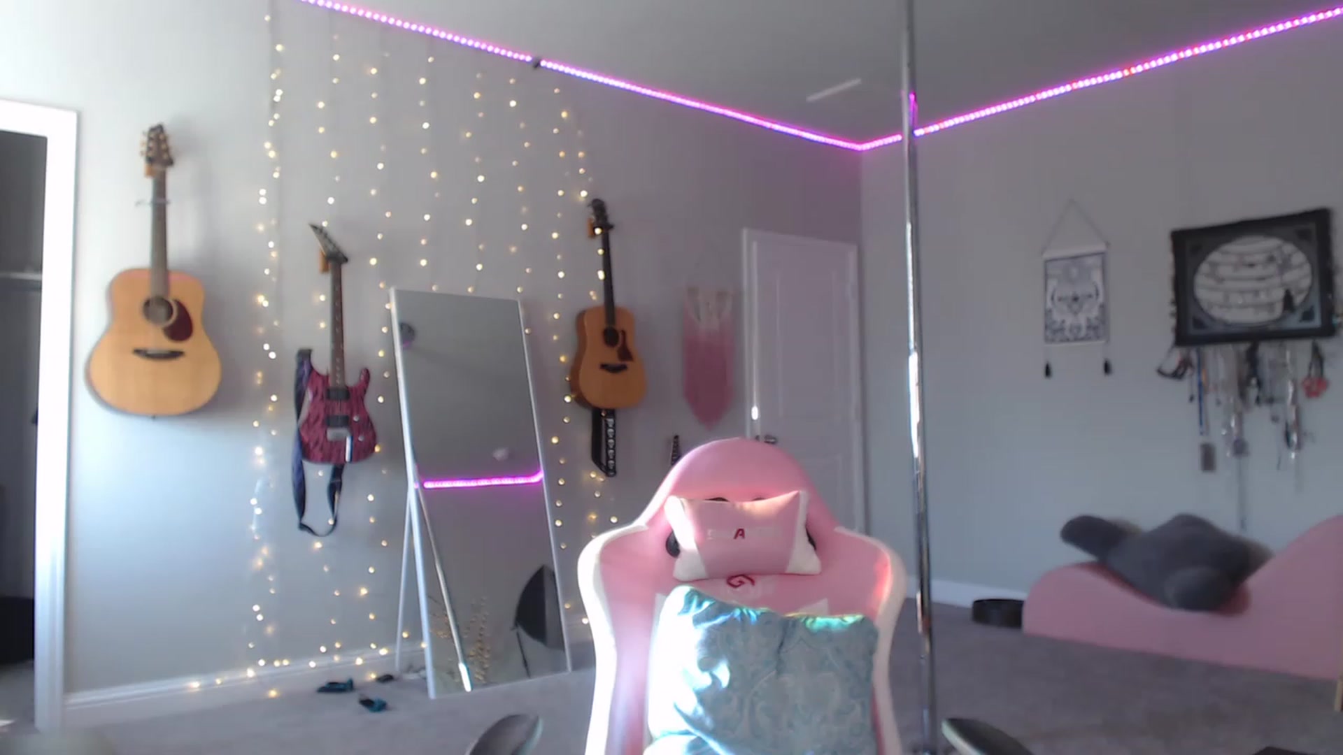 Gallery image thumbnail from MeredithBae's myfreecams stream on, 01/08/2023, 22:32 image 5 of 20
