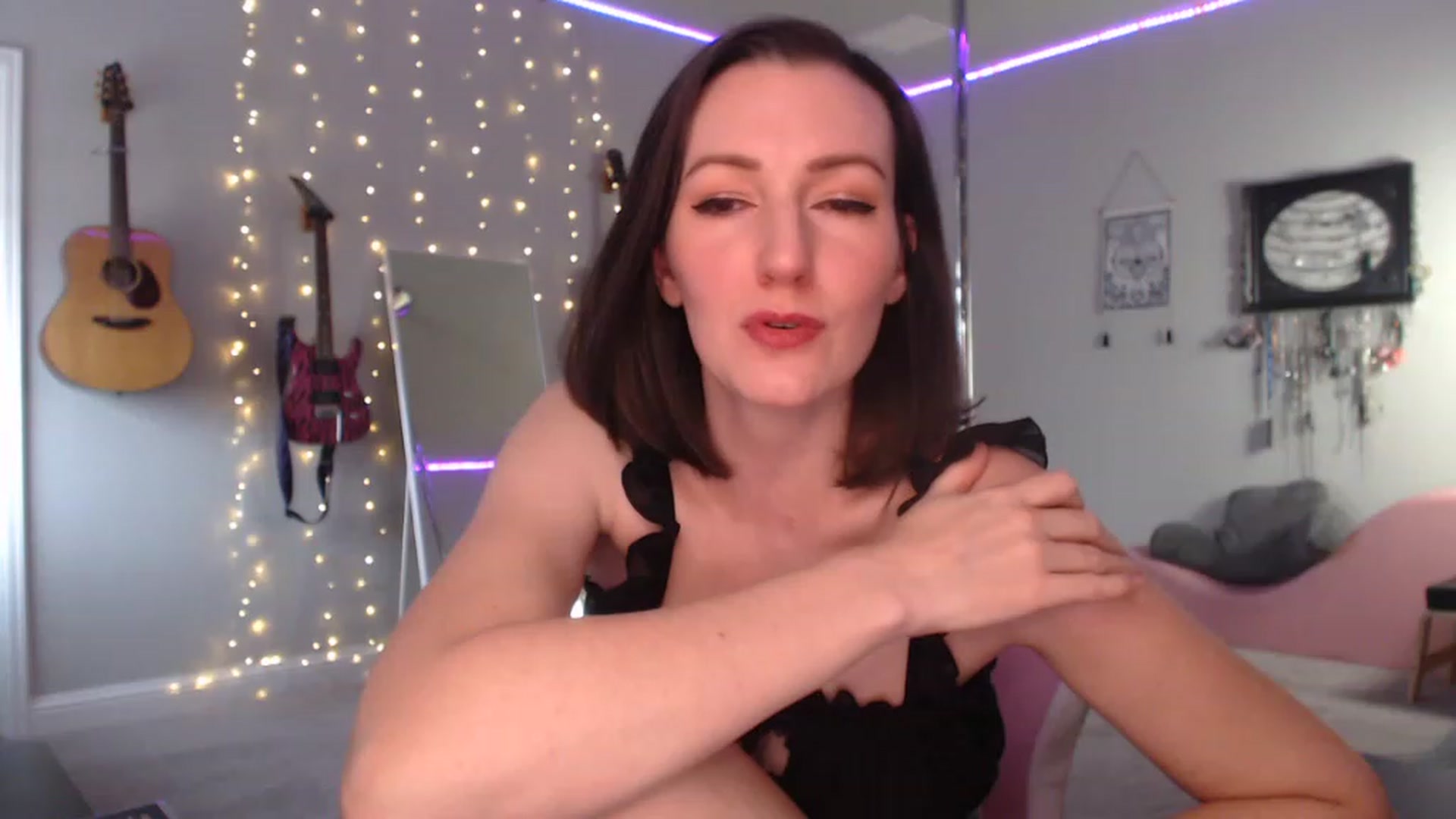 Gallery image thumbnail from MeredithBae's myfreecams stream on, 01/16/2023, 22:16 image 6 of 20
