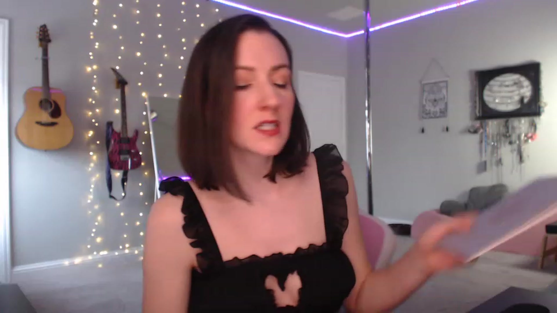 Gallery image thumbnail from MeredithBae's myfreecams stream on, 01/16/2023, 22:16 image 2 of 20