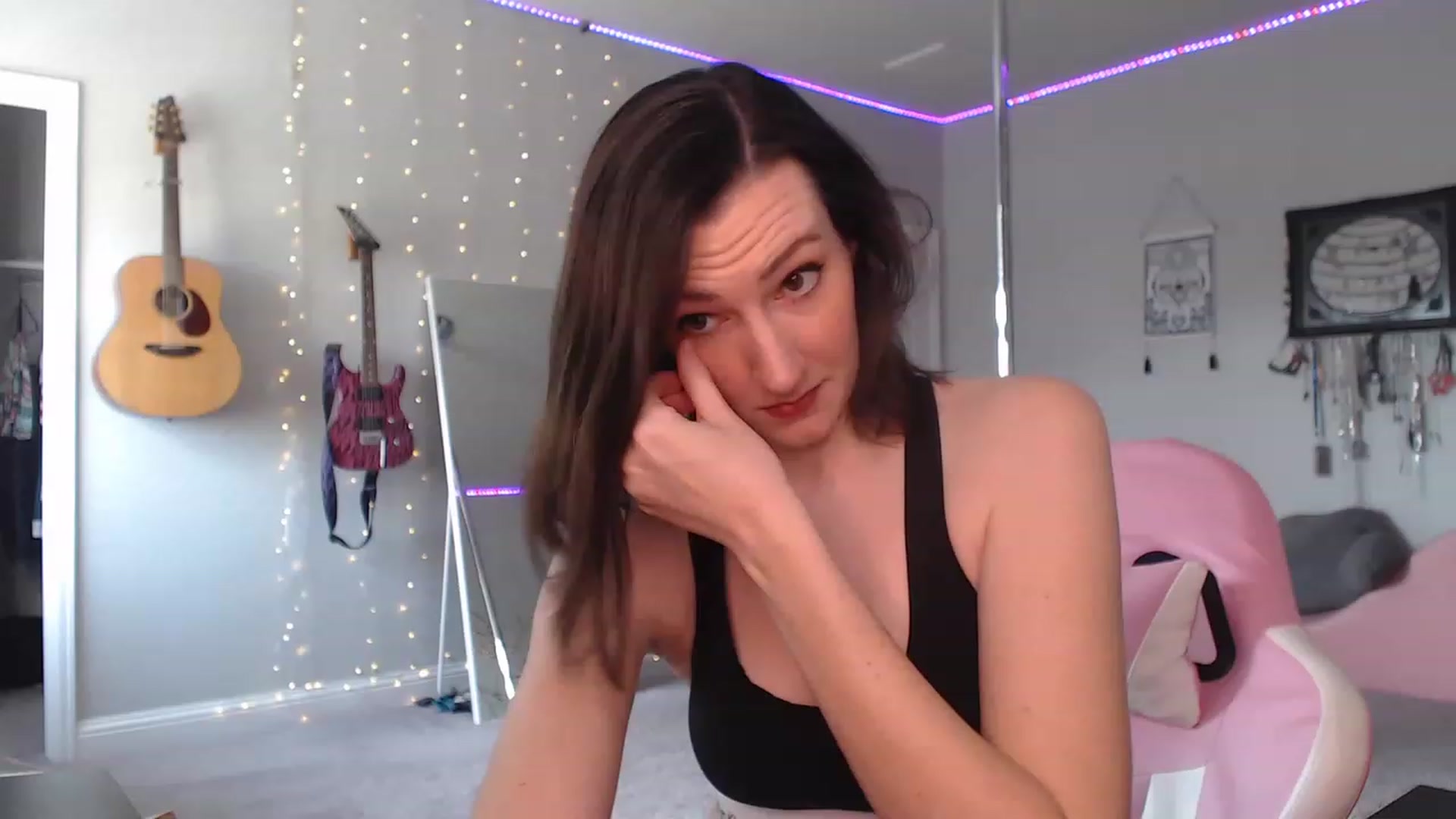 Gallery image thumbnail from MeredithBae's myfreecams stream on, 01/17/2023, 21:19 image 8 of 20