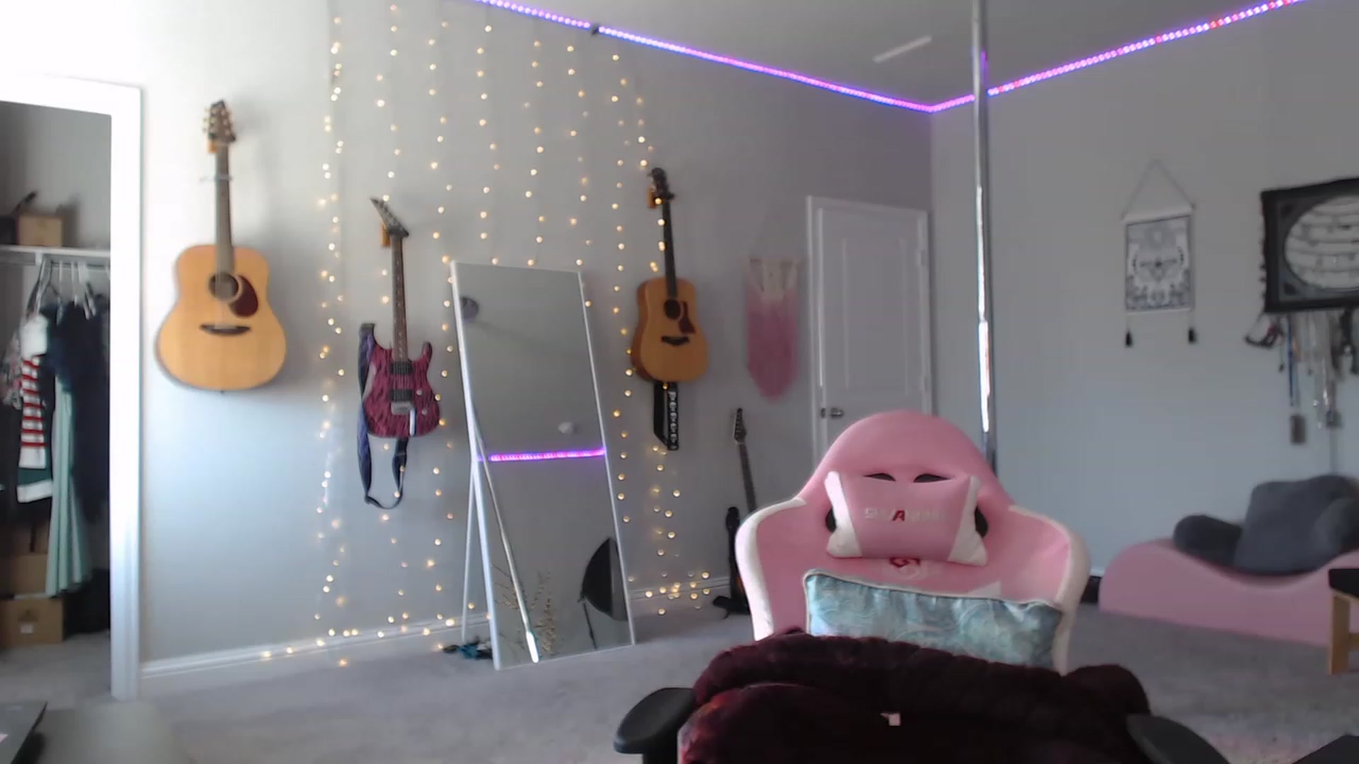 Gallery image thumbnail from MeredithBae's myfreecams stream on, 01/22/2023, 21:37 image 14 of 20