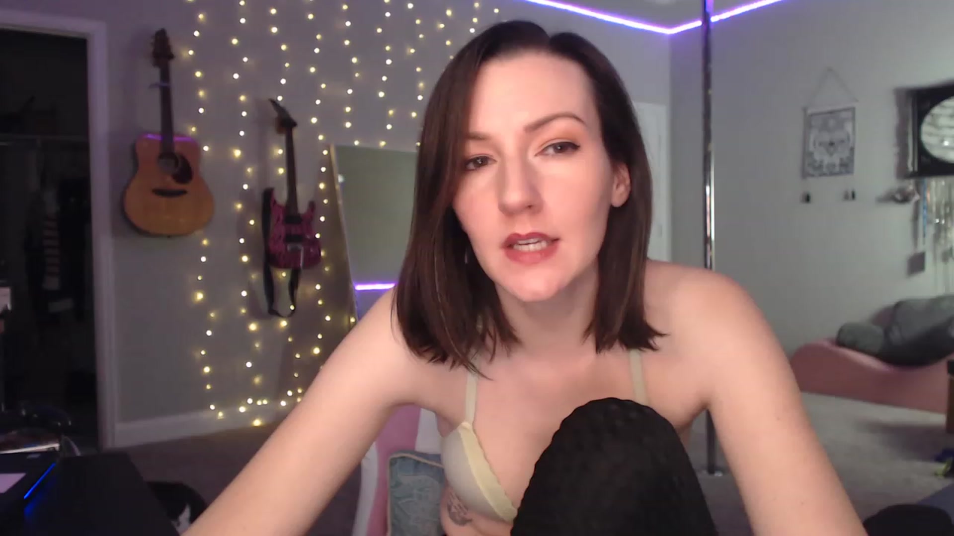 Gallery image thumbnail from MeredithBae's myfreecams stream on, 01/30/2023, 06:31 image 10 of 20