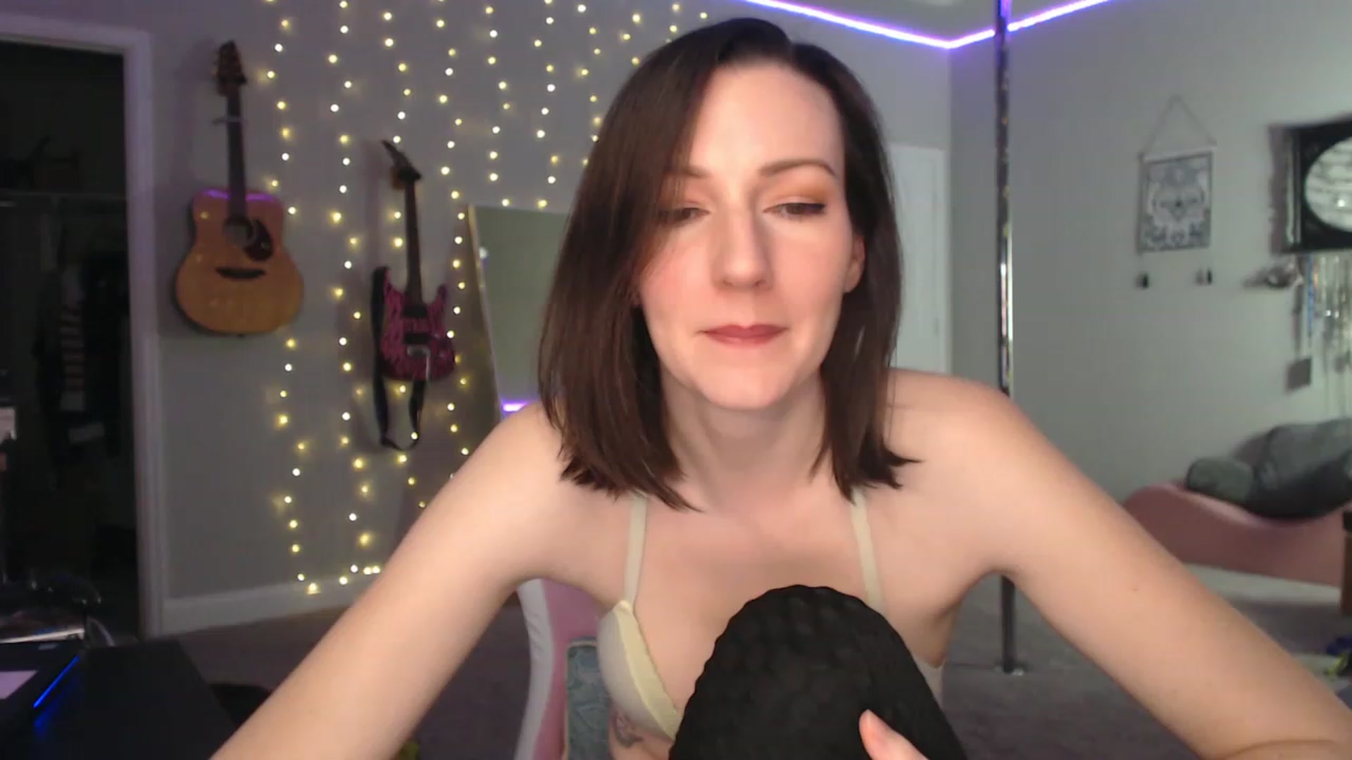 Gallery image thumbnail from MeredithBae's myfreecams stream on, 01/30/2023, 06:31 image 17 of 20