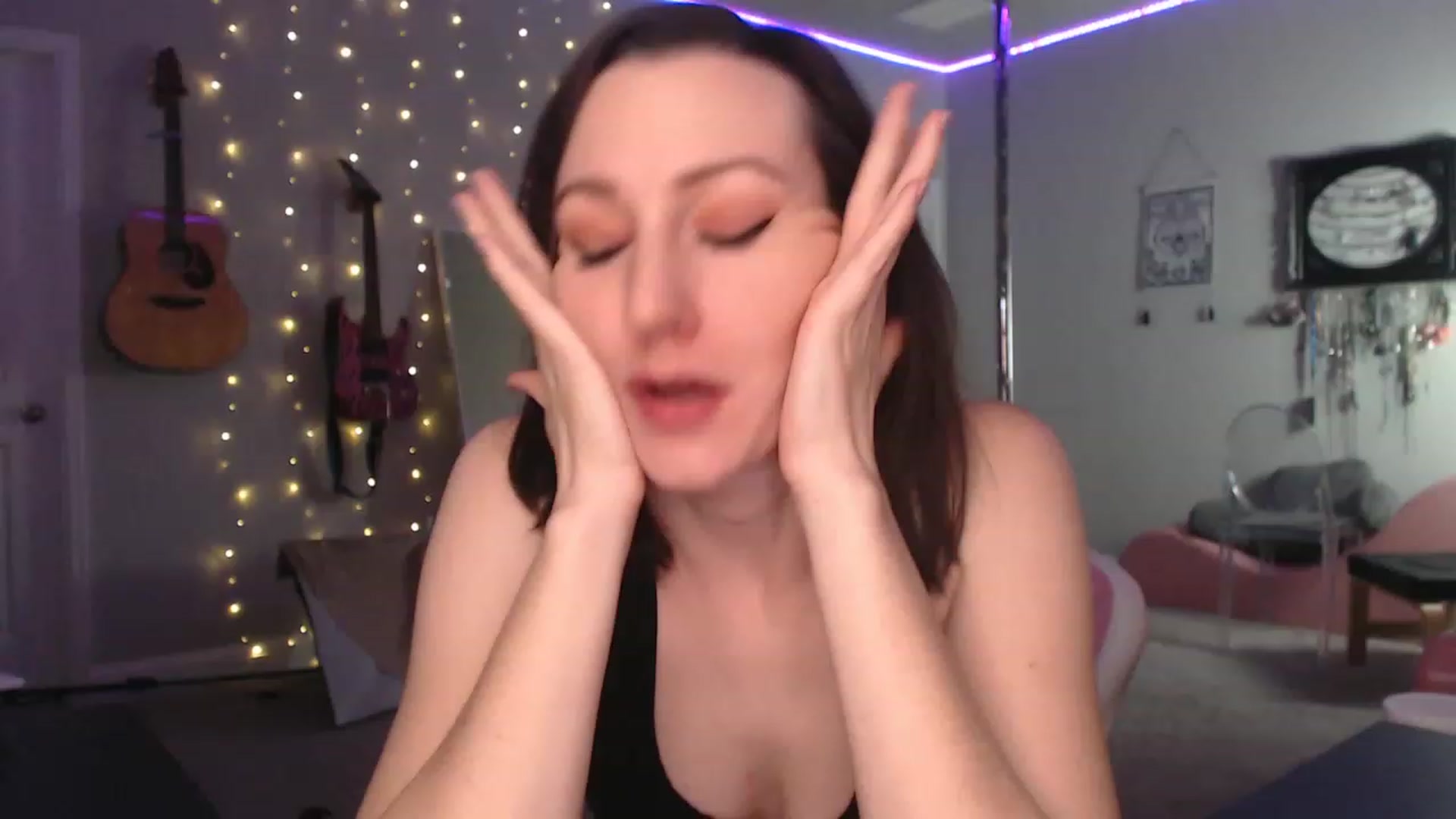 Gallery image thumbnail from MeredithBae's myfreecams stream on, 02/18/2023, 03:07 image 3 of 20