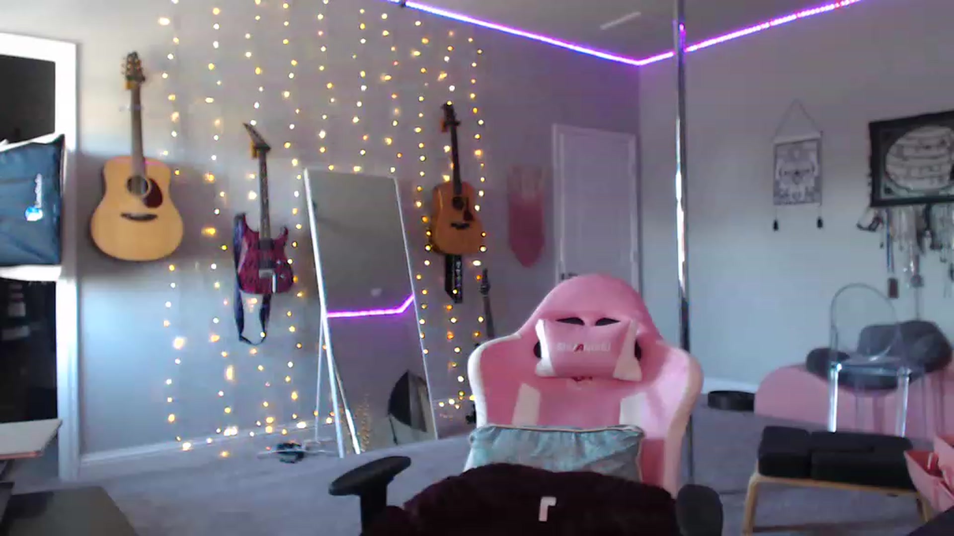Gallery image thumbnail from MeredithBae's myfreecams stream on, 03/05/2023, 23:21 image 20 of 20