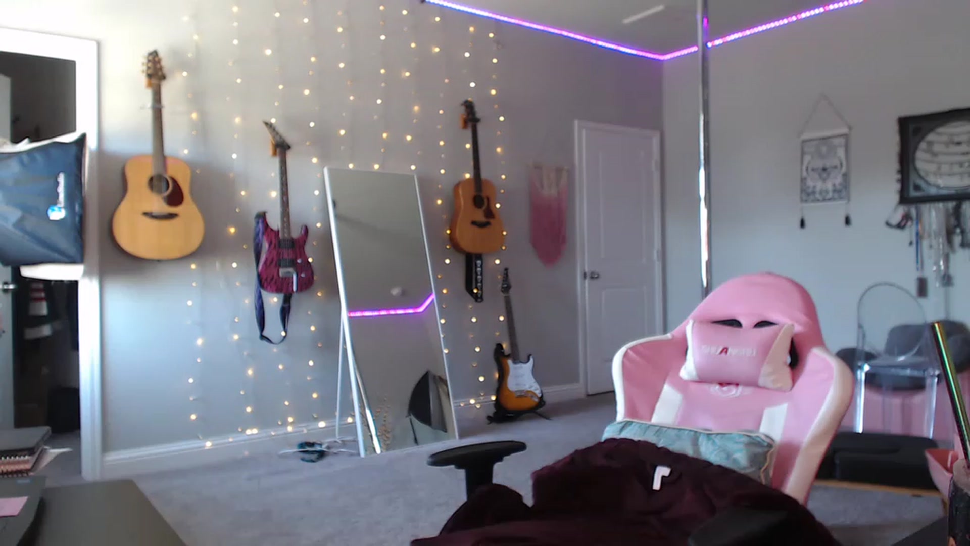 Gallery image thumbnail from MeredithBae's myfreecams stream on, 03/05/2023, 23:21 image 7 of 20