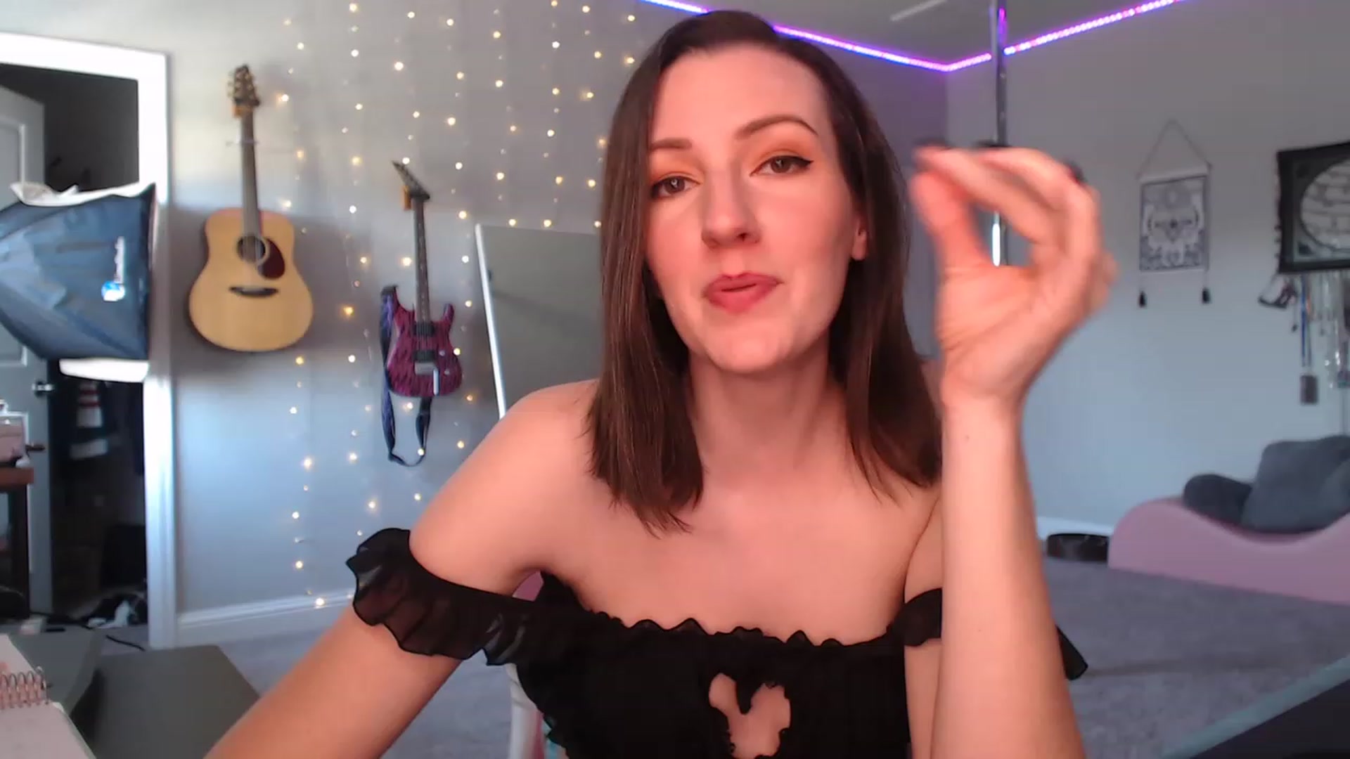 Gallery image thumbnail from MeredithBae's myfreecams stream on, 03/15/2023, 22:42 image 19 of 20