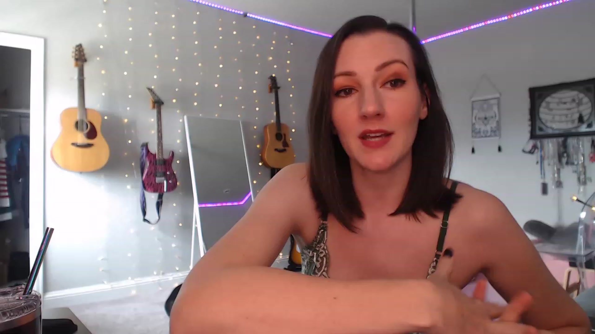 Gallery image thumbnail from MeredithBae's myfreecams stream on, 03/17/2023, 22:12 image 3 of 20